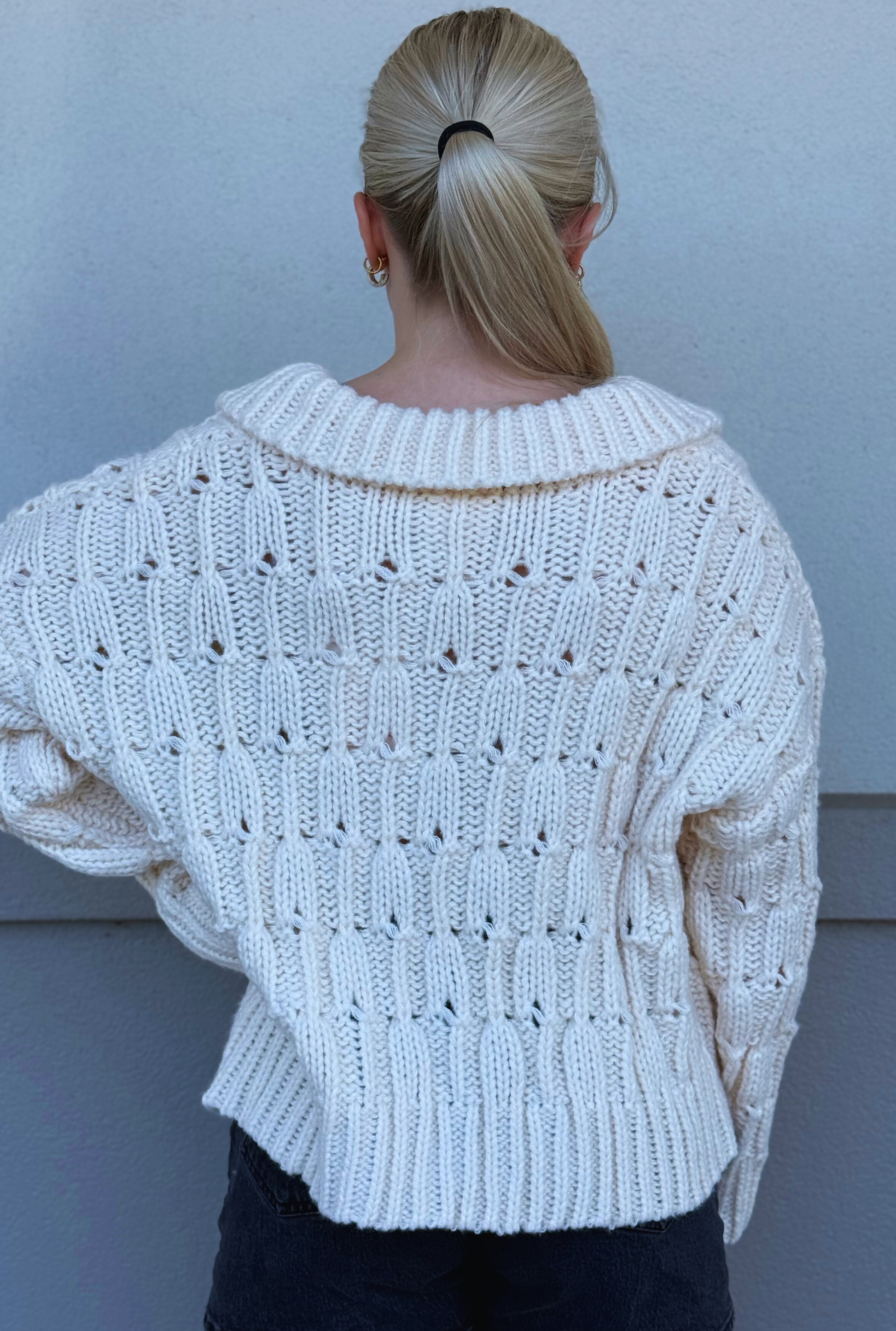 CREAM COZY SWEATER TOP