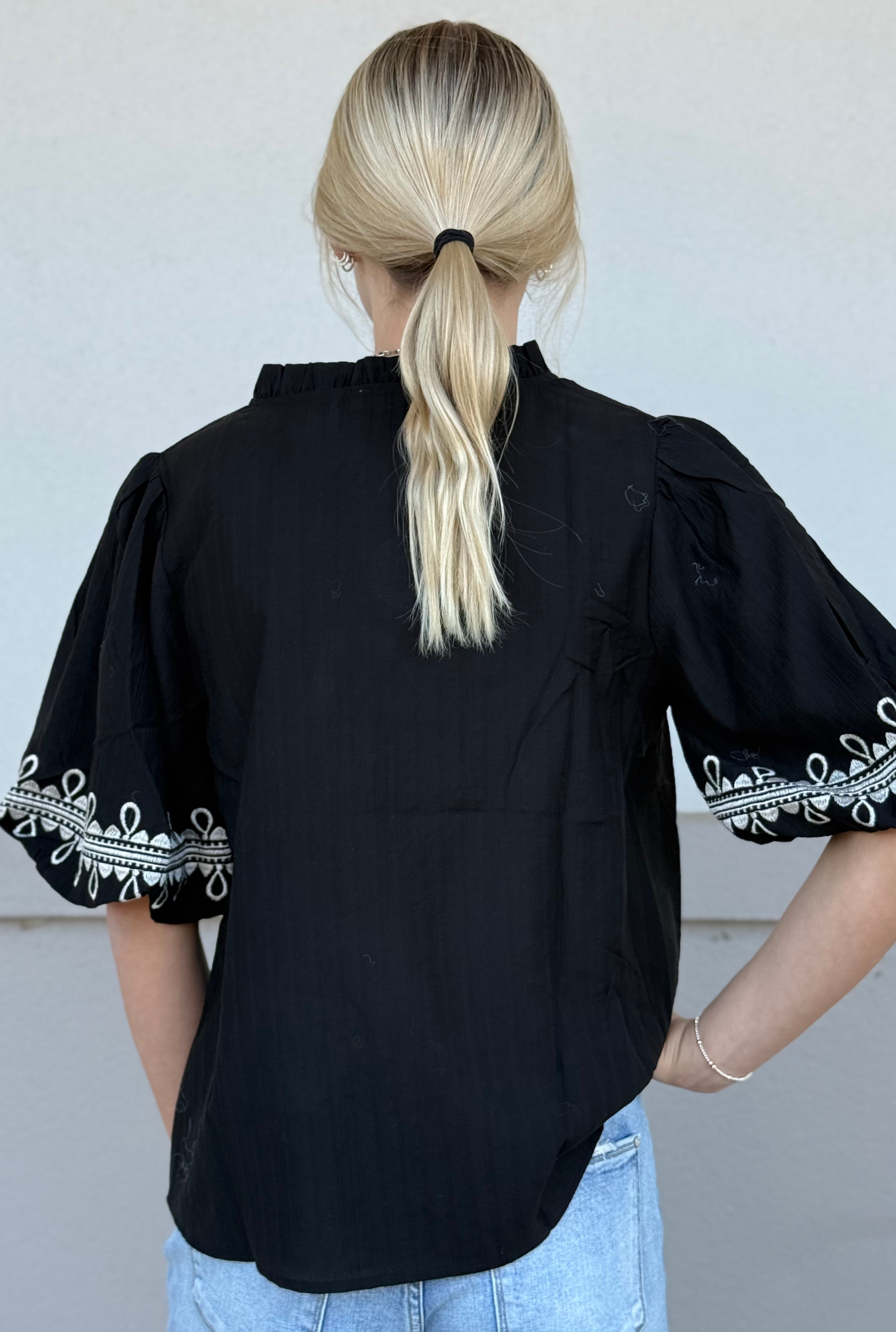 BLACK EMMA TOP