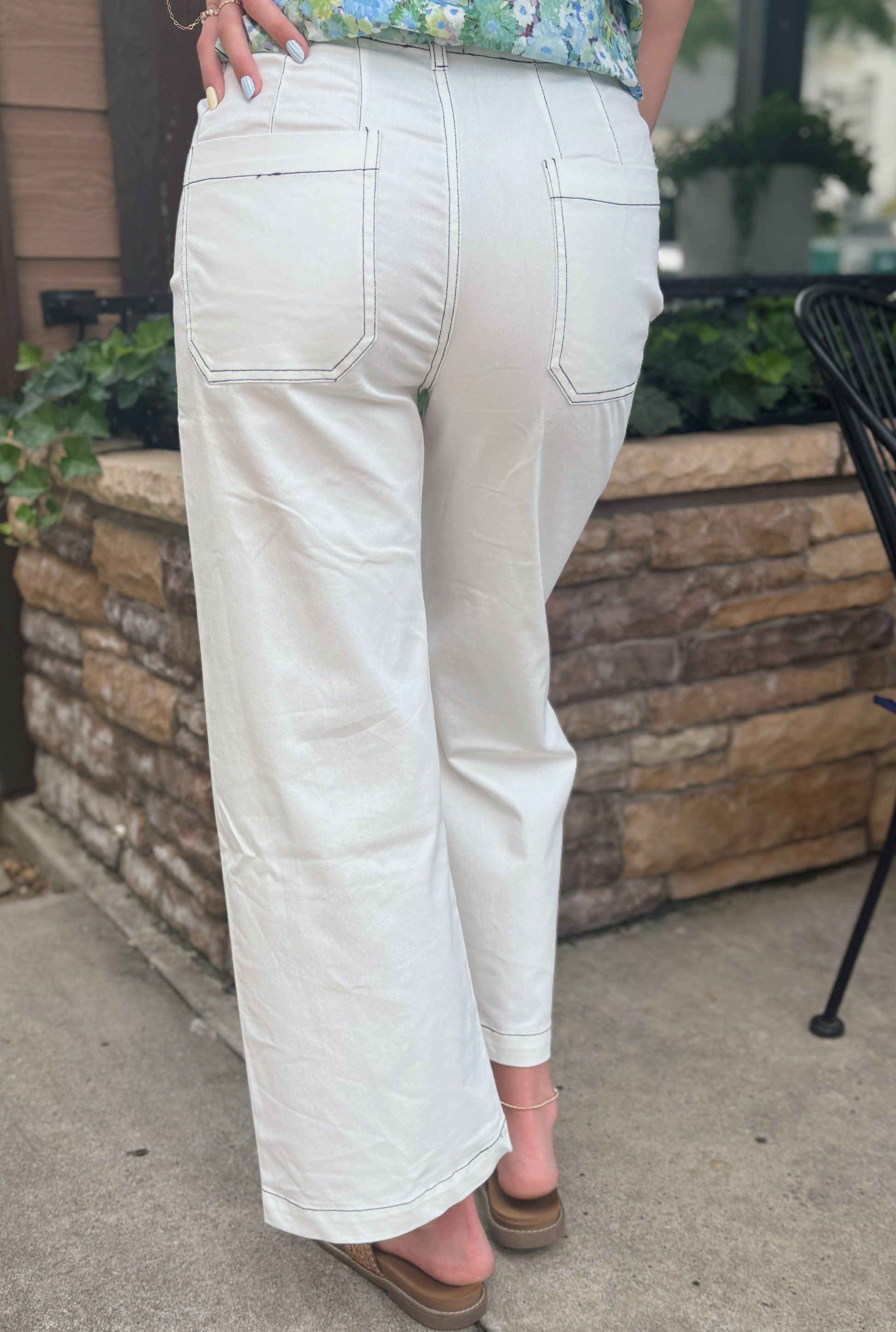 IVORY ANKLE CONTRACT STITCHING PANTS