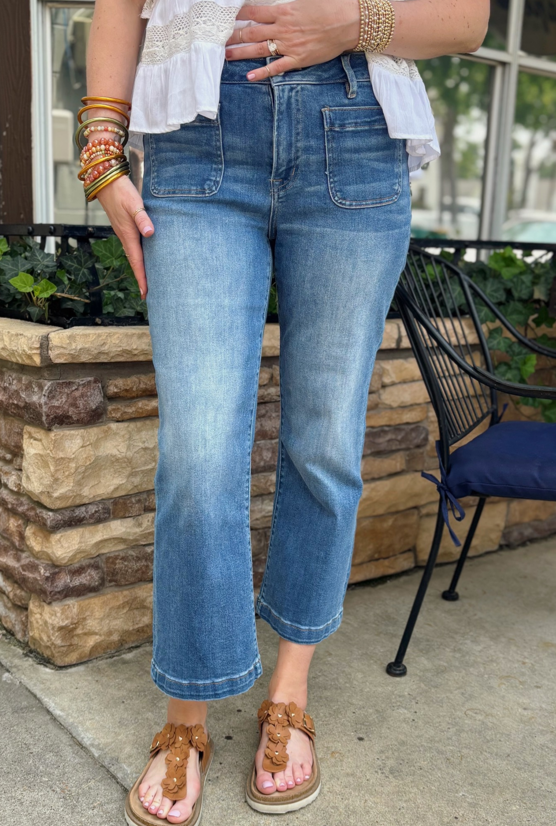 HIGH RISE CROPPED WIDE LEG PATCH POCKET JEANS