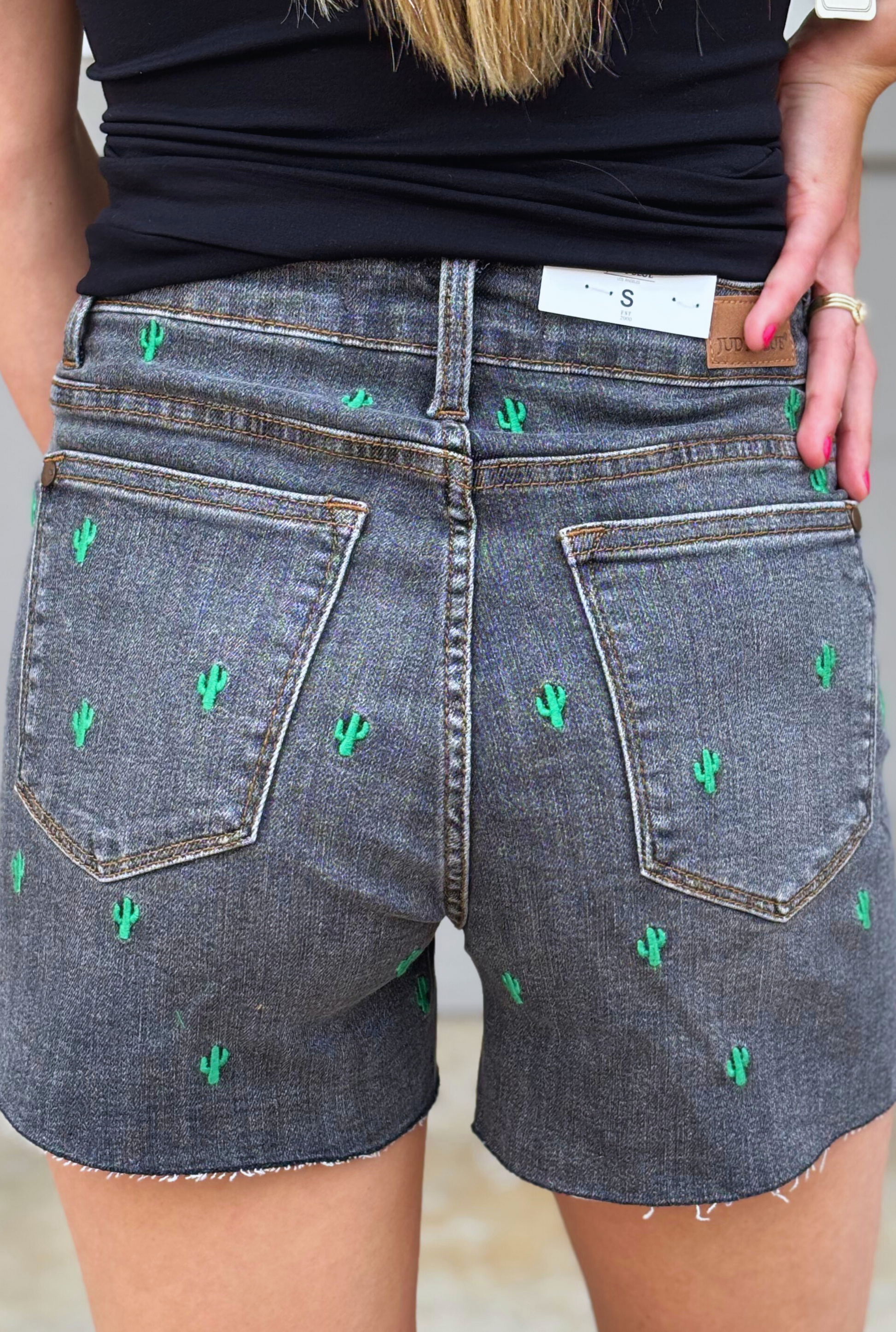 CACTUS EMBROIDERY CUT OFF SHORTS