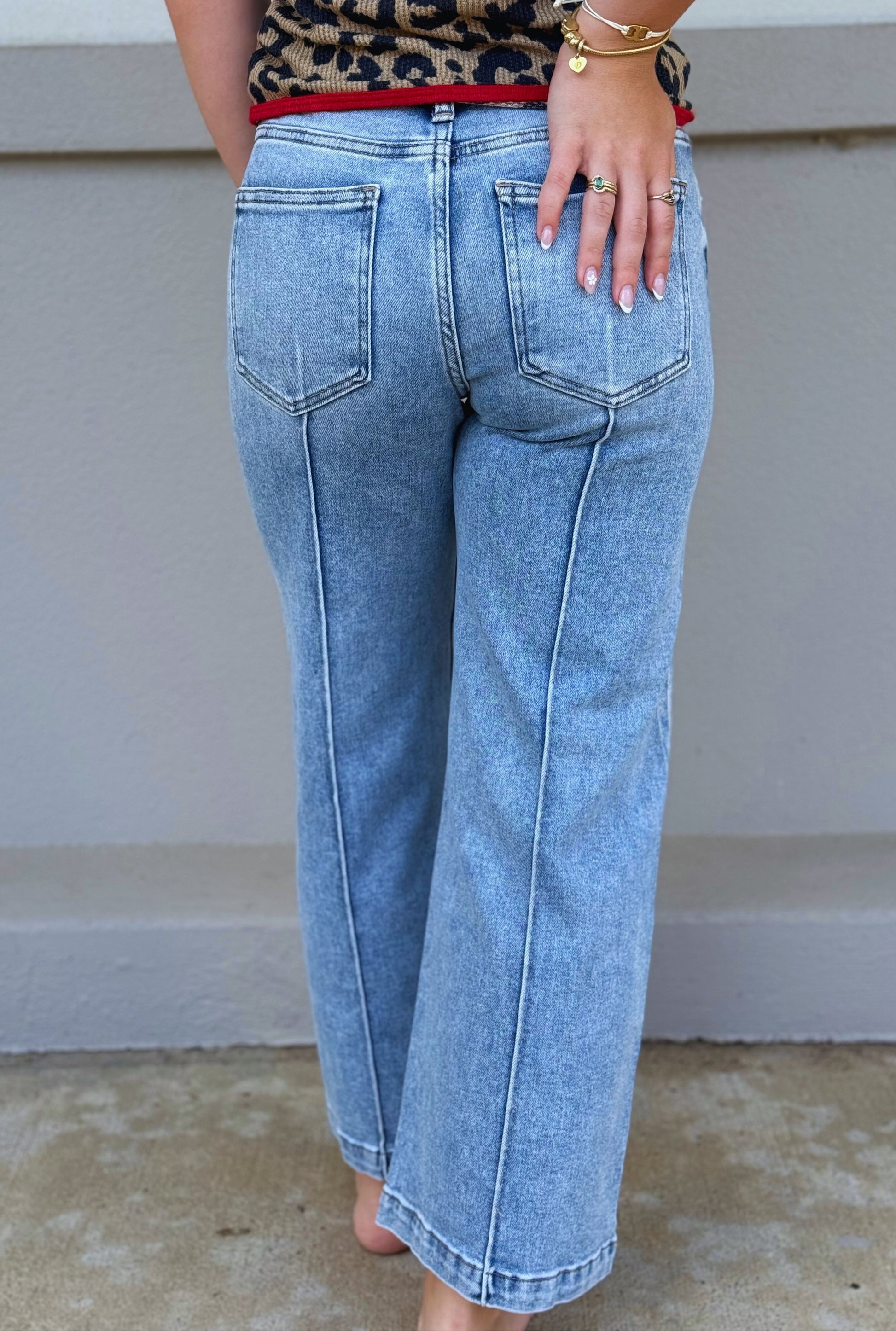 MID RISE CROP WIDE FRONT & BACK PINTUCK DETAILED JEANS