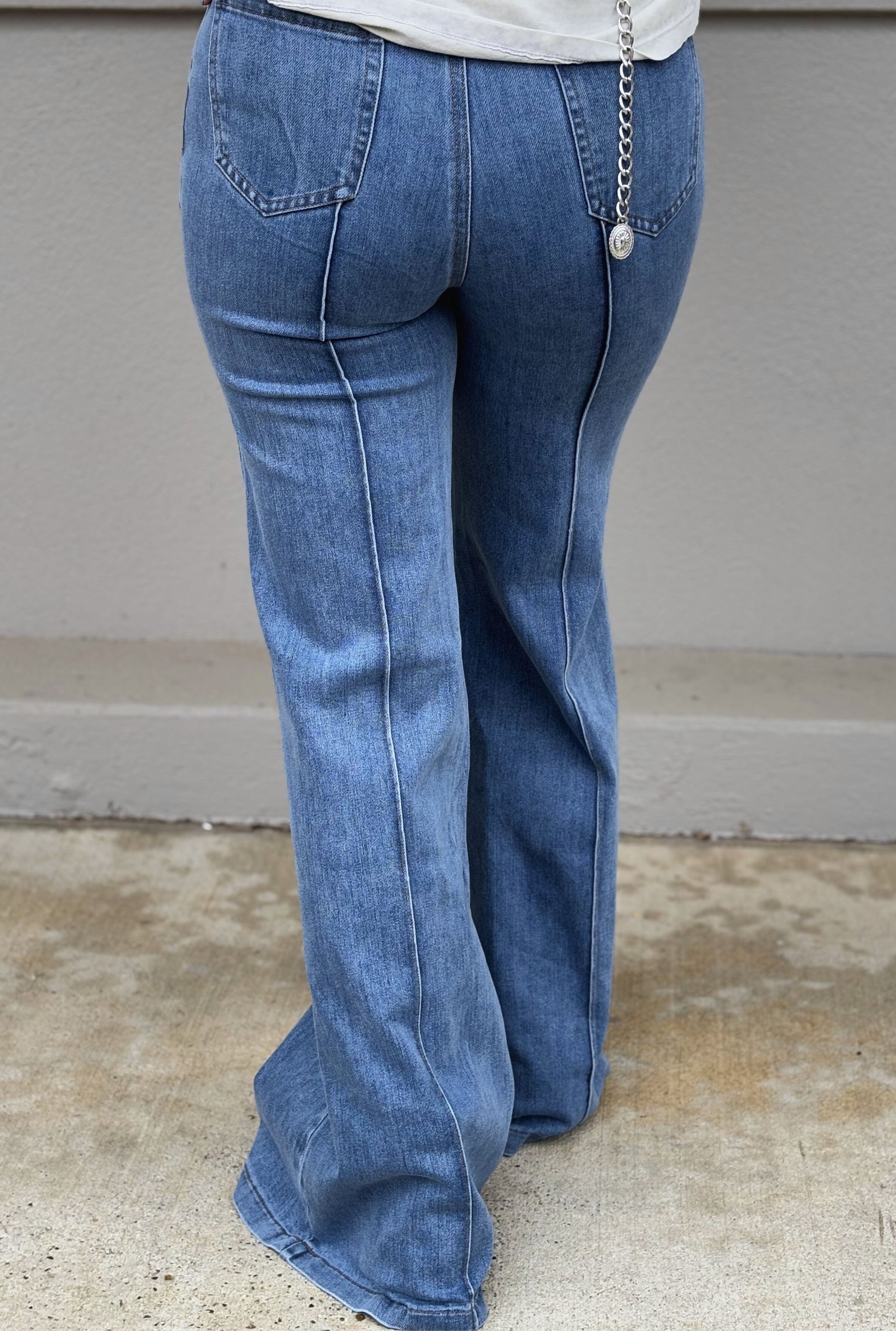 FREE MARKET WASHED DENIM JEANS