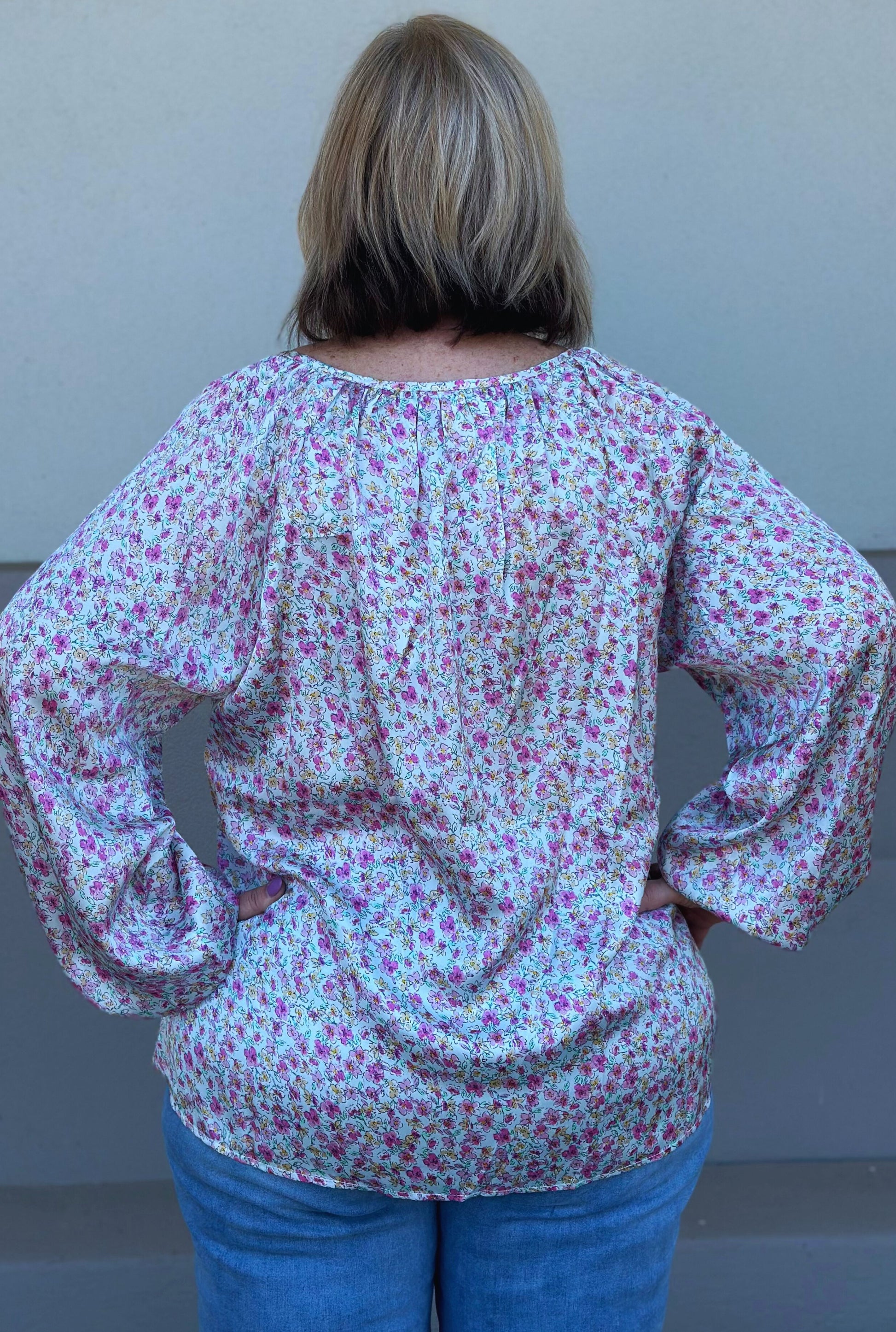 CURVY SATIN FLORAL TOP