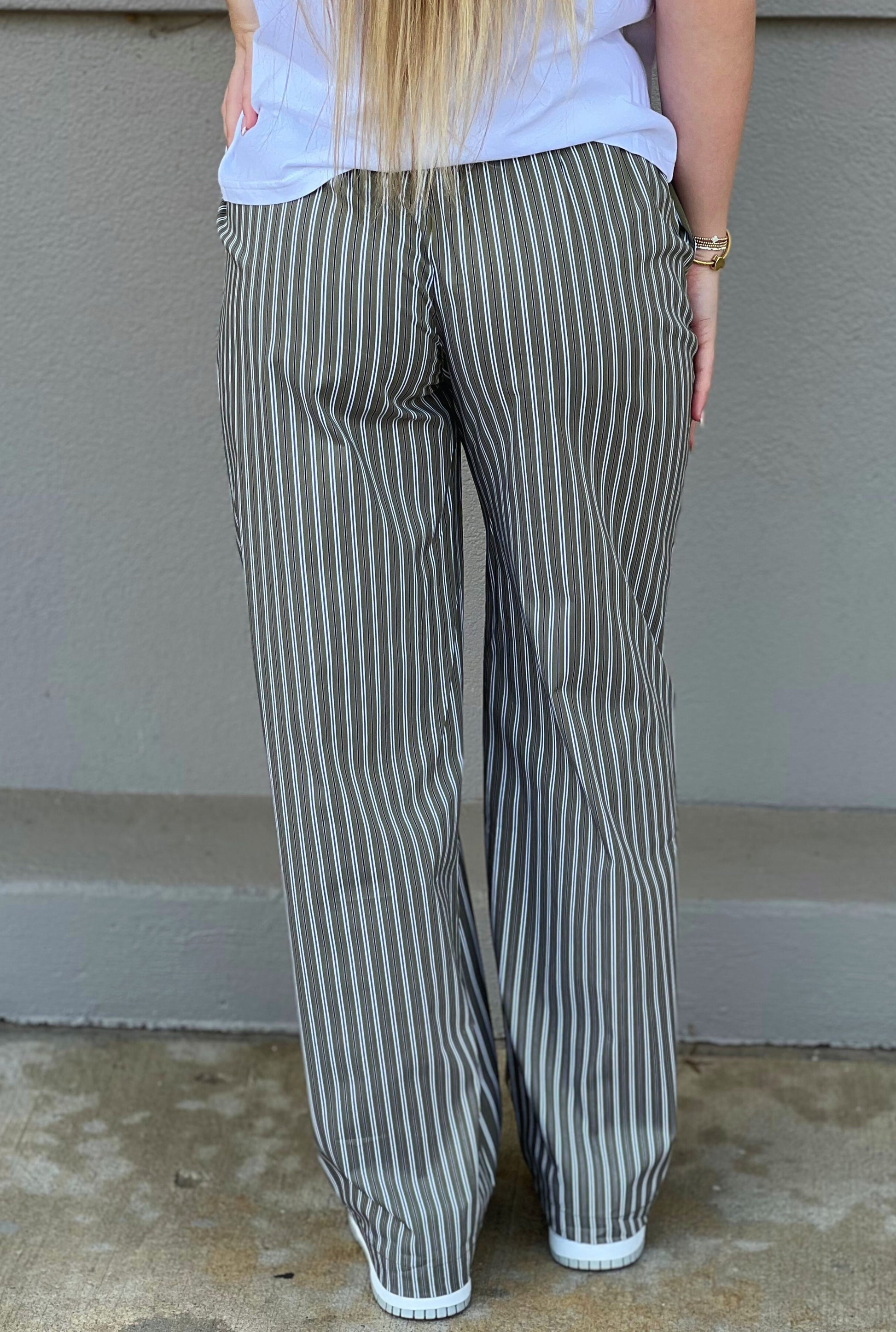 OLIVE BOXER PANTS