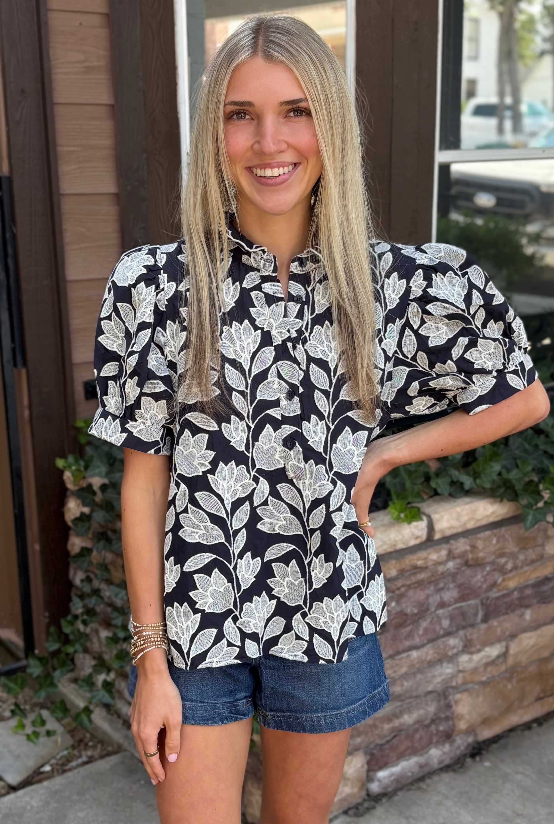 NAVY CASSIE TOP