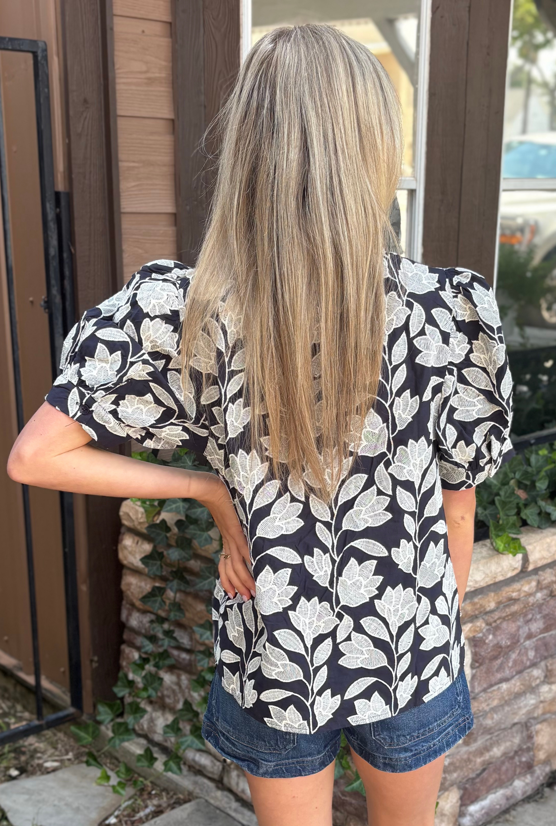 NAVY CASSIE TOP