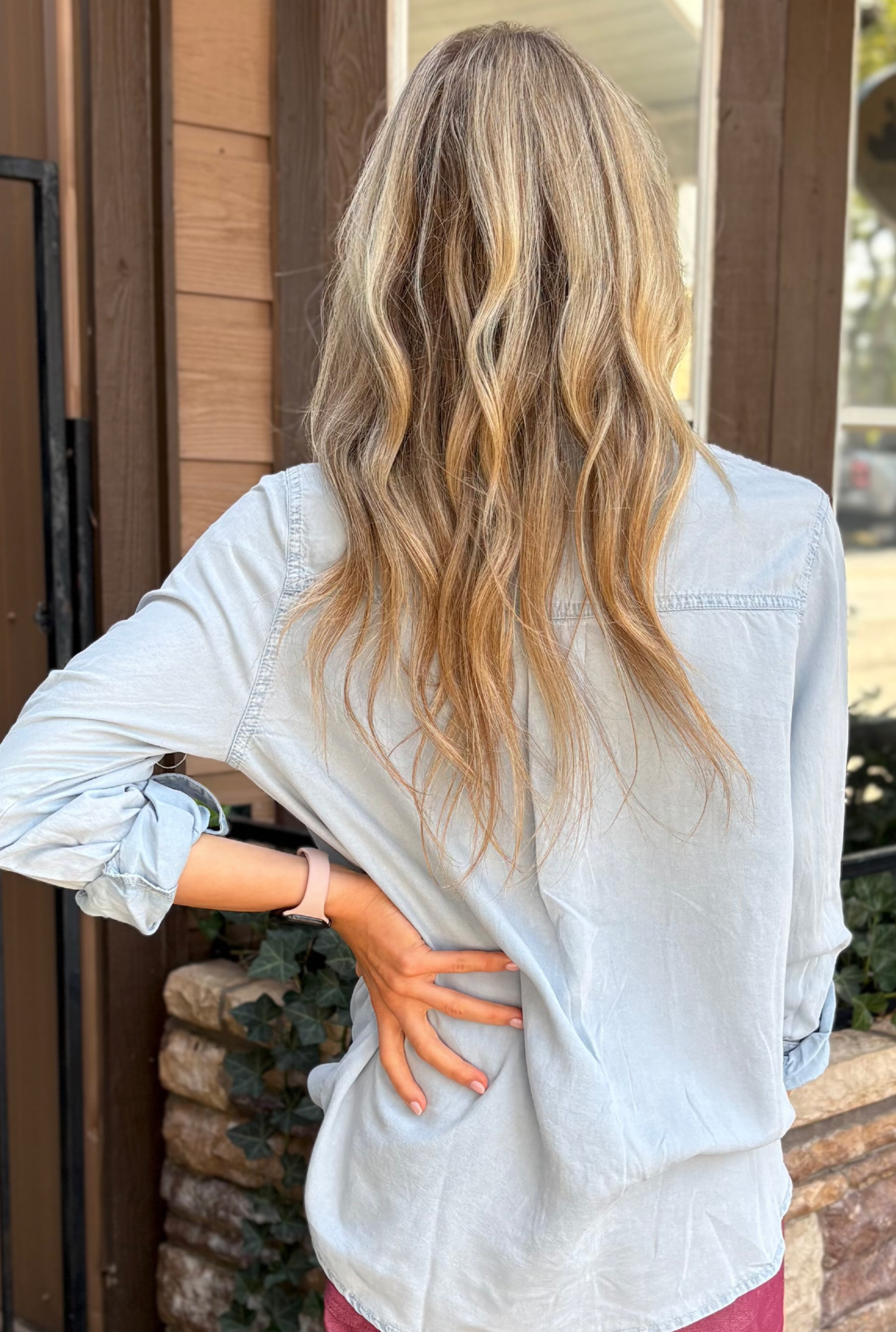 CHAMBRAY BUTTON DOWN TOP