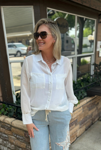 WHITE BASIC BUTTON UP TOP