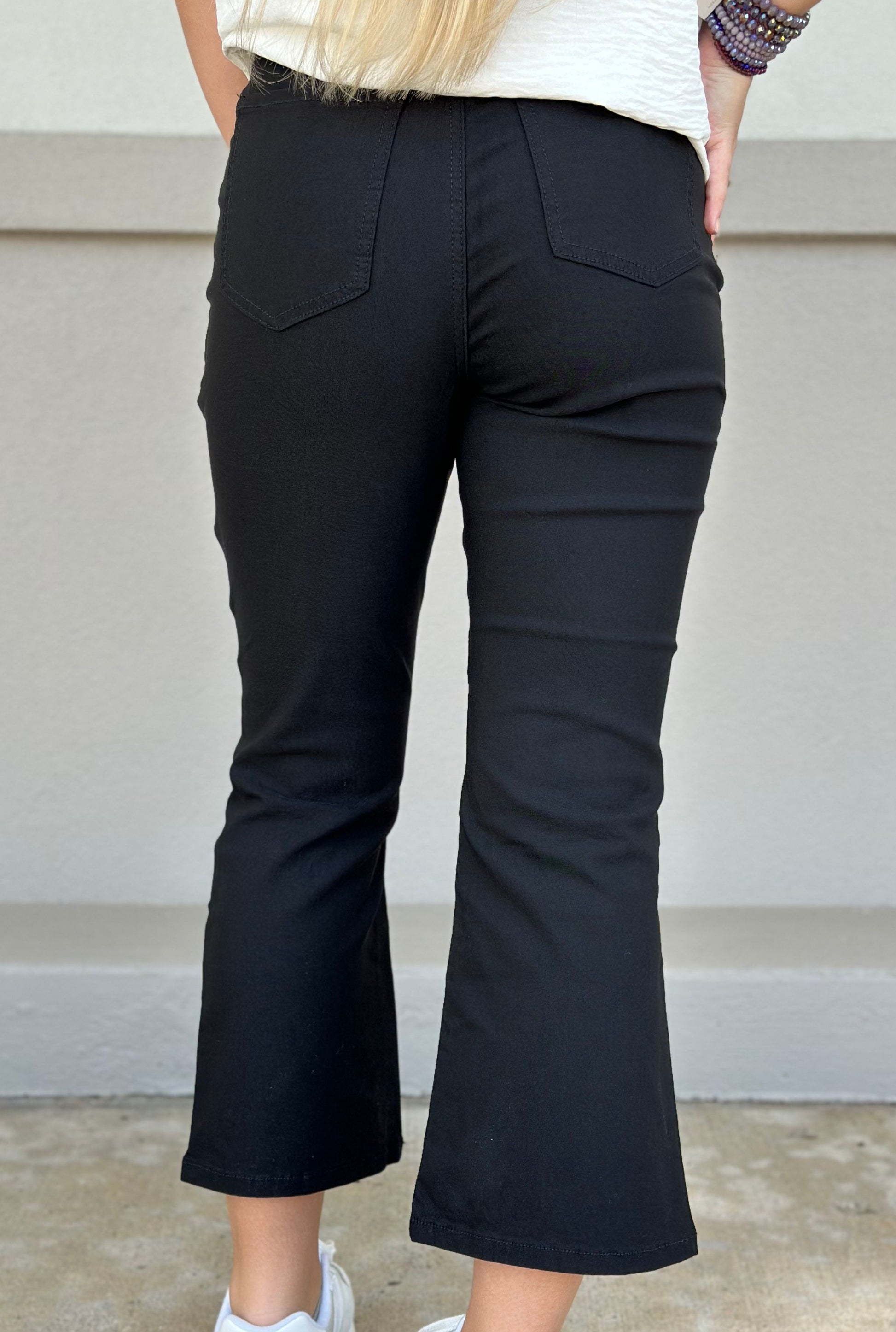 BLACK CROPPED FLARE PANTS
