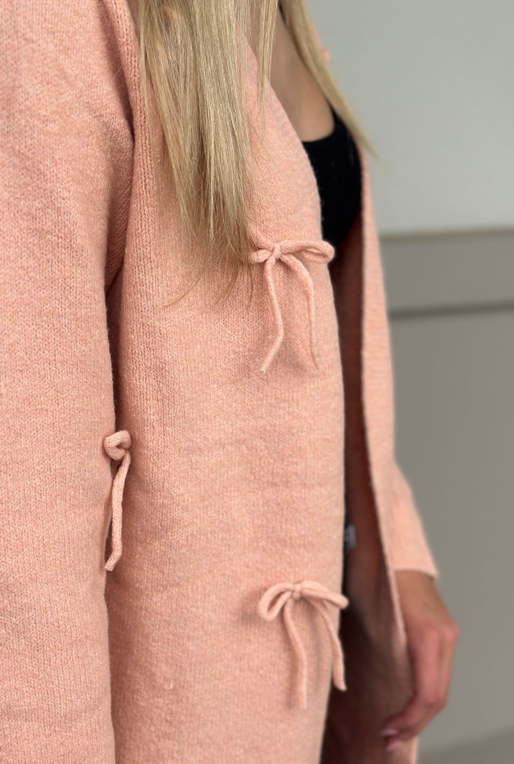 NUDE BOW CARDIGAN