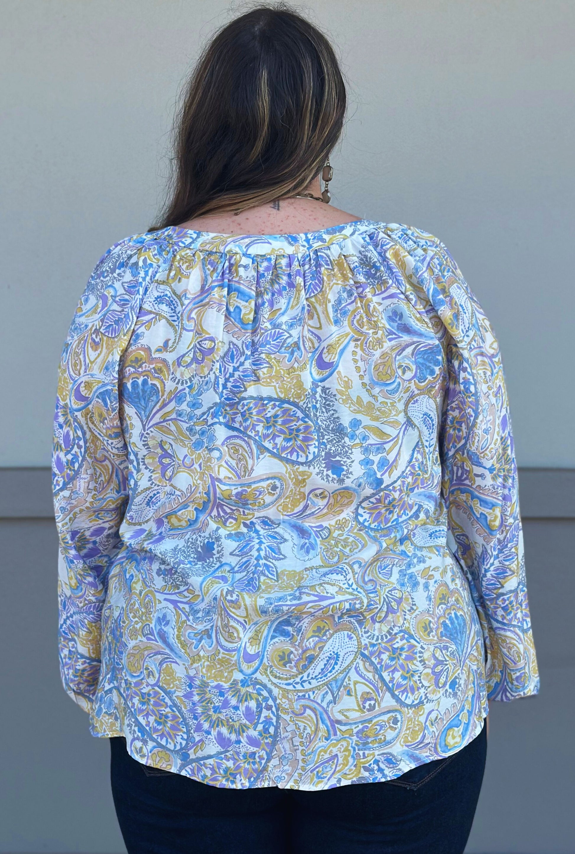 CURVY IVORY BLUES TOP