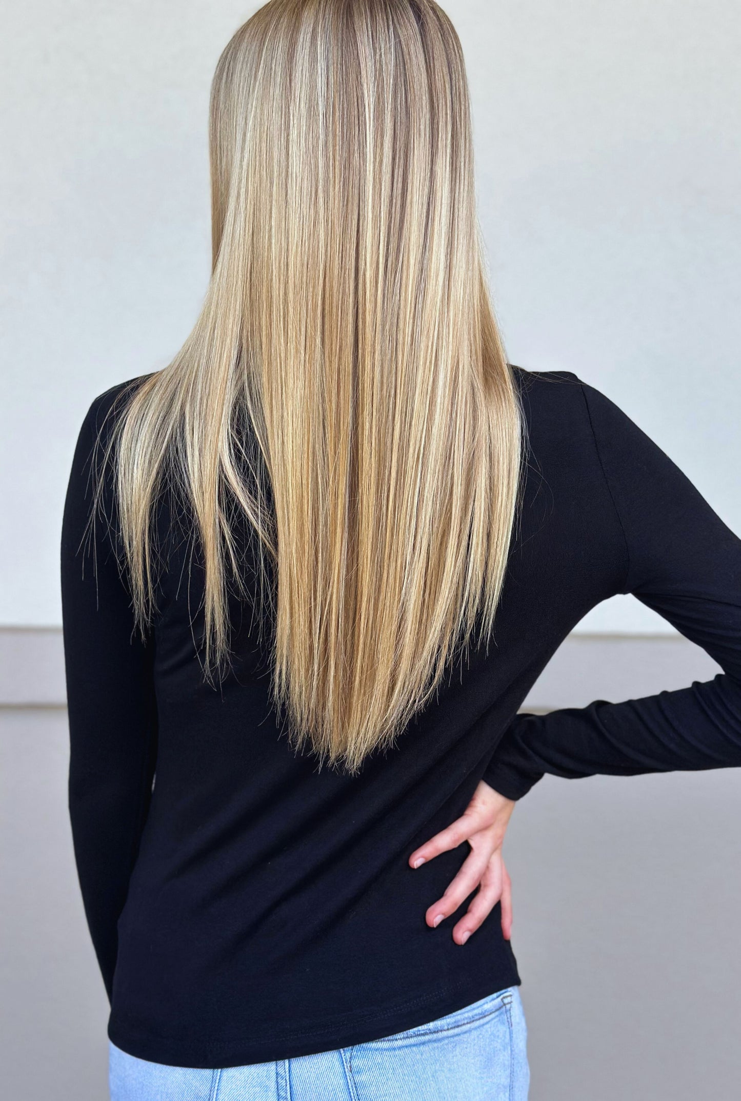 BLACK BASIC LAYERING TOP