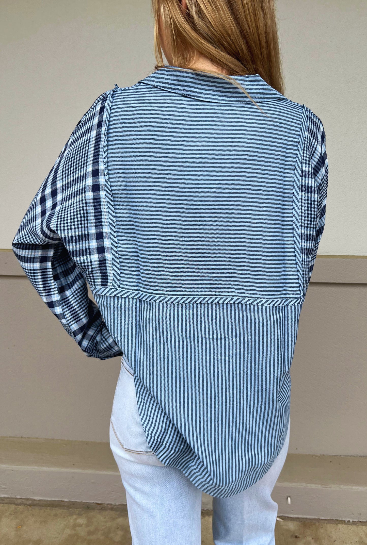 BLUE DAYS BUTTON TOP
