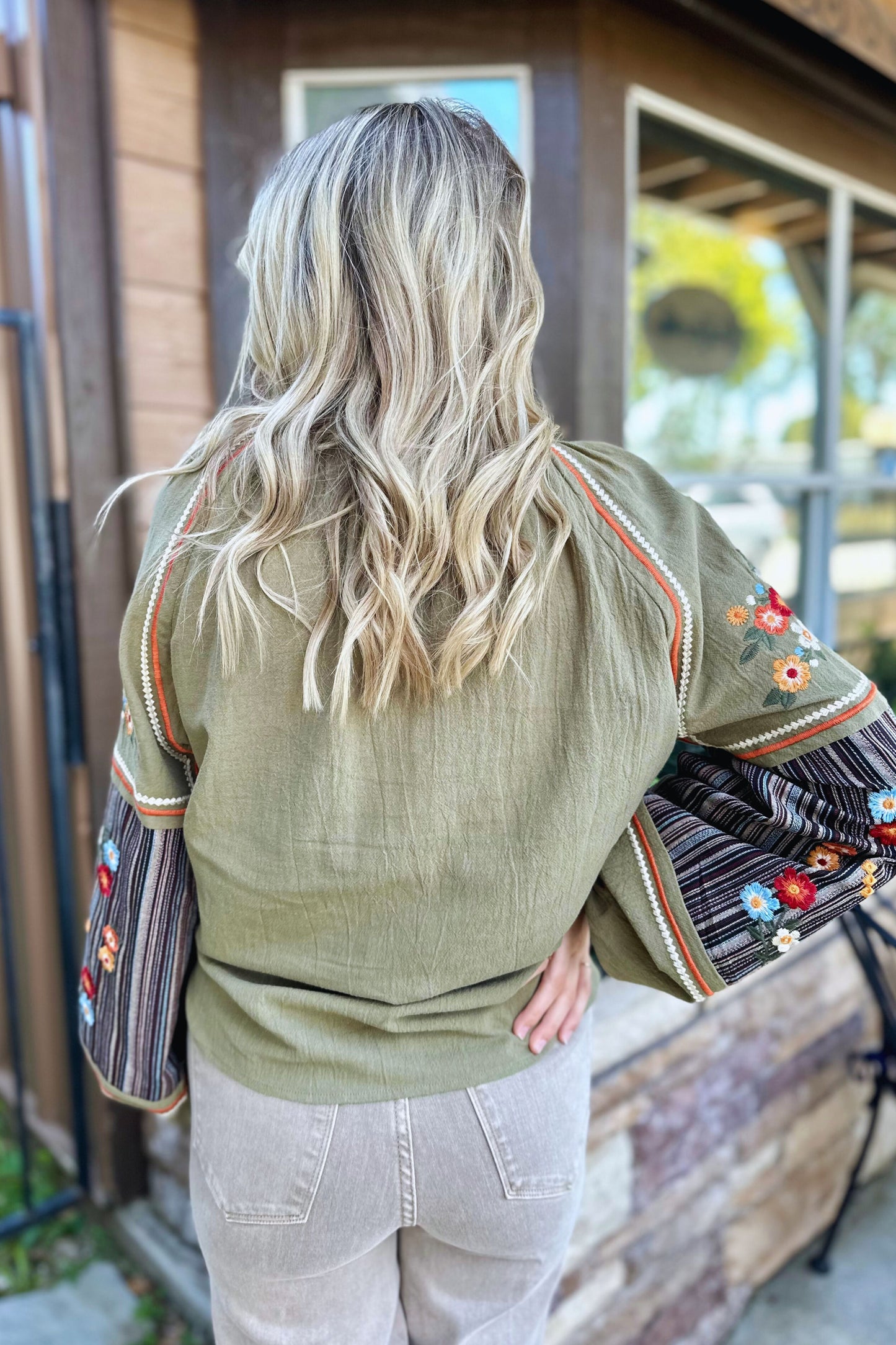 BLOOMIN OLIVE TOP