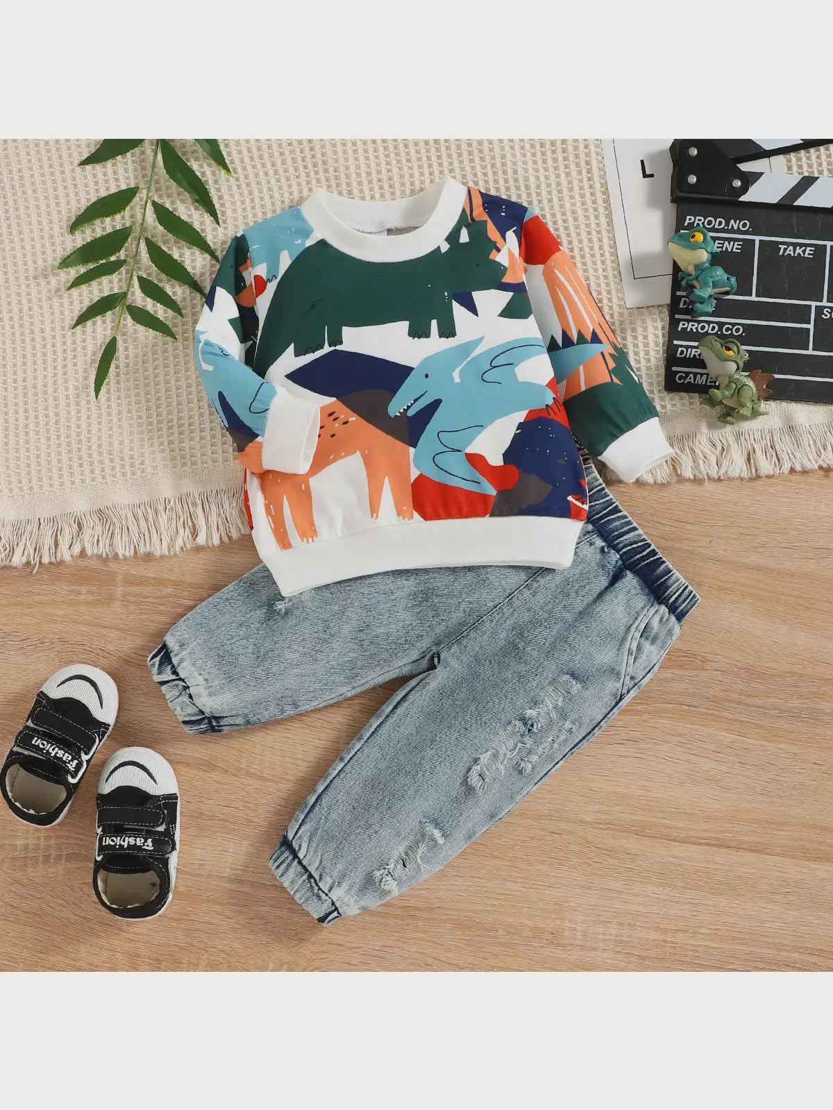 DINOSAUR TWO PIECE SET