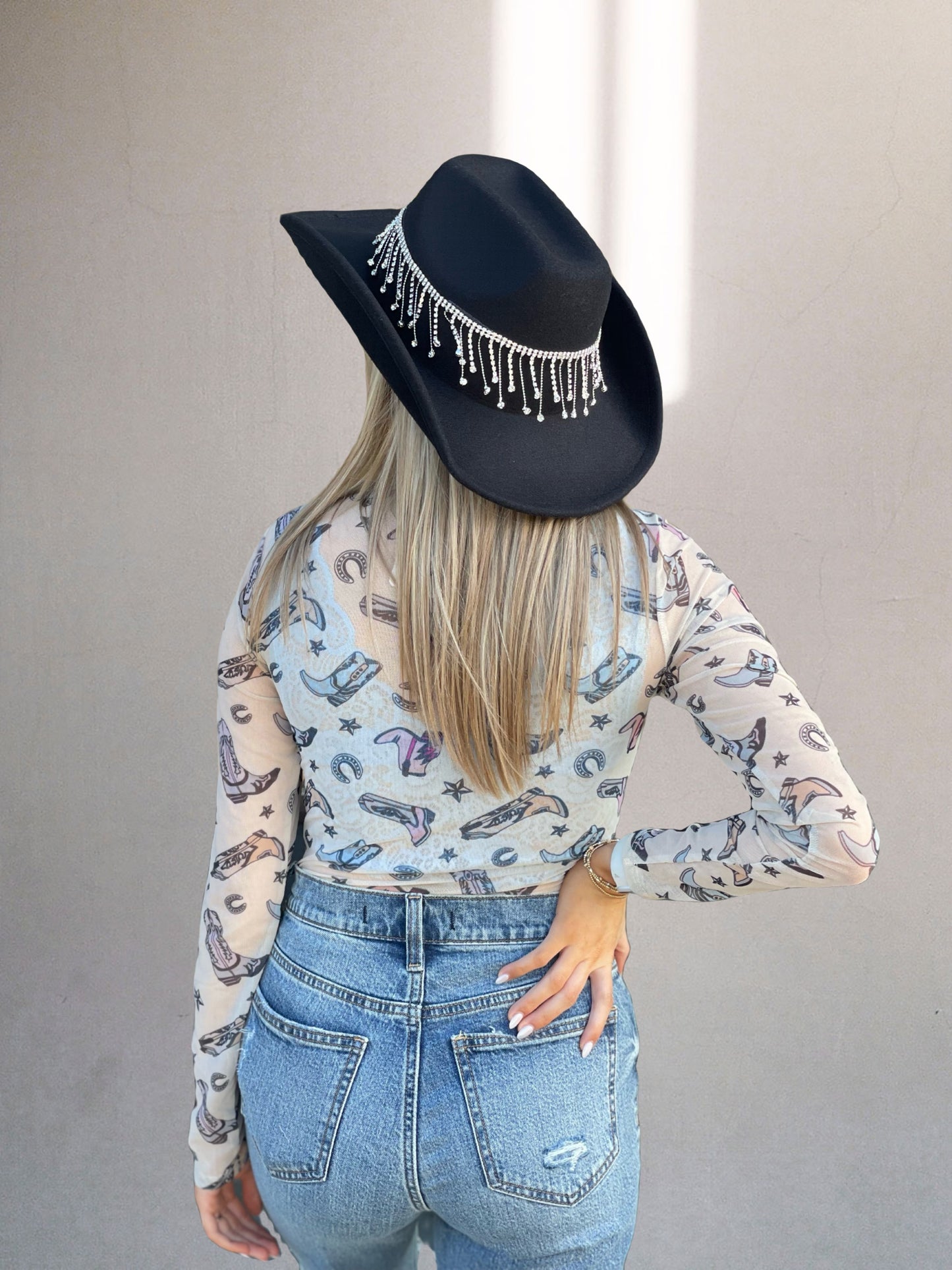 COWGIRL GIDDY UP