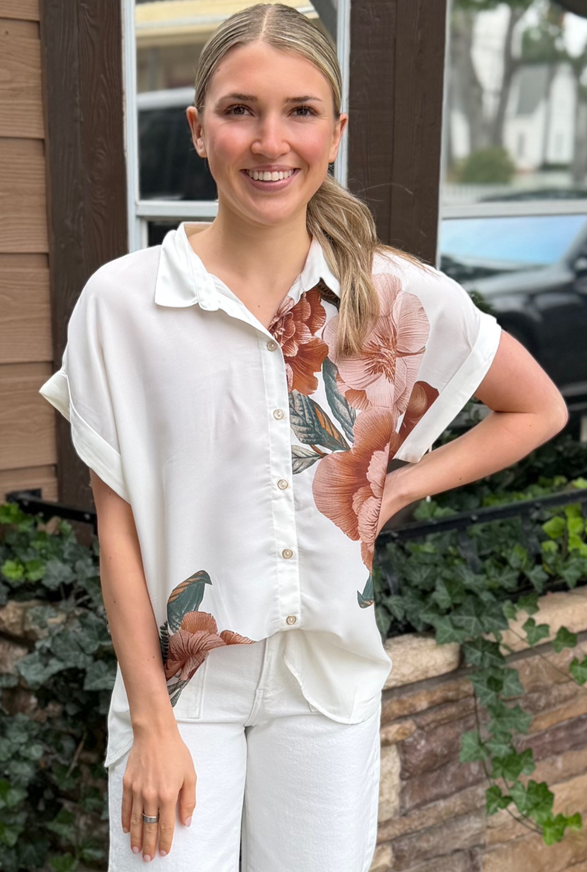 COLLARED FLORAL BLOUSE