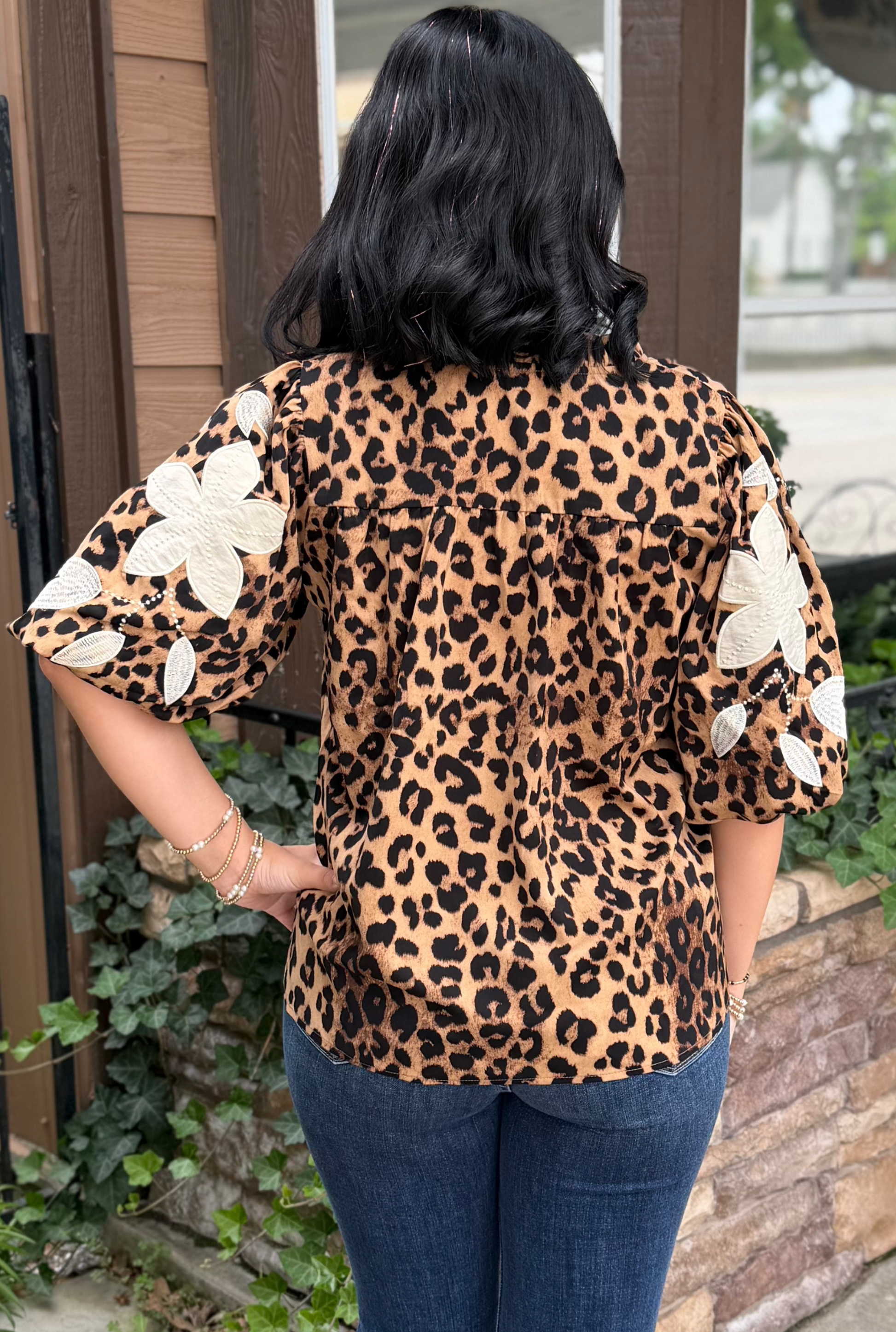 LEOPARD EMBROIDERED TOP
