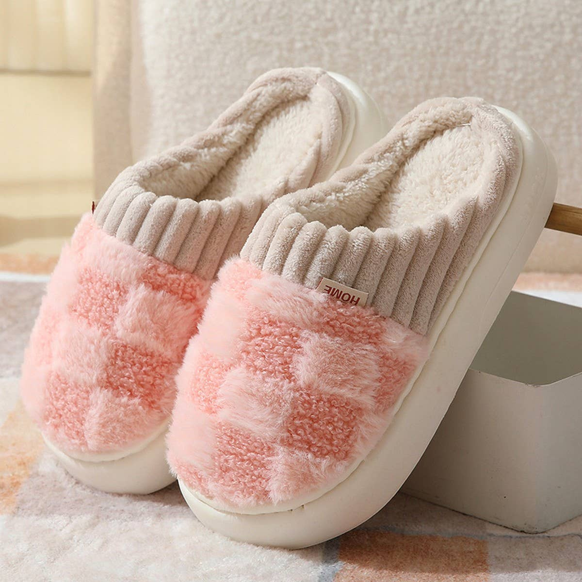 CHECKERED FUZZY WARMIES SLIPPERS_CWSHS0270