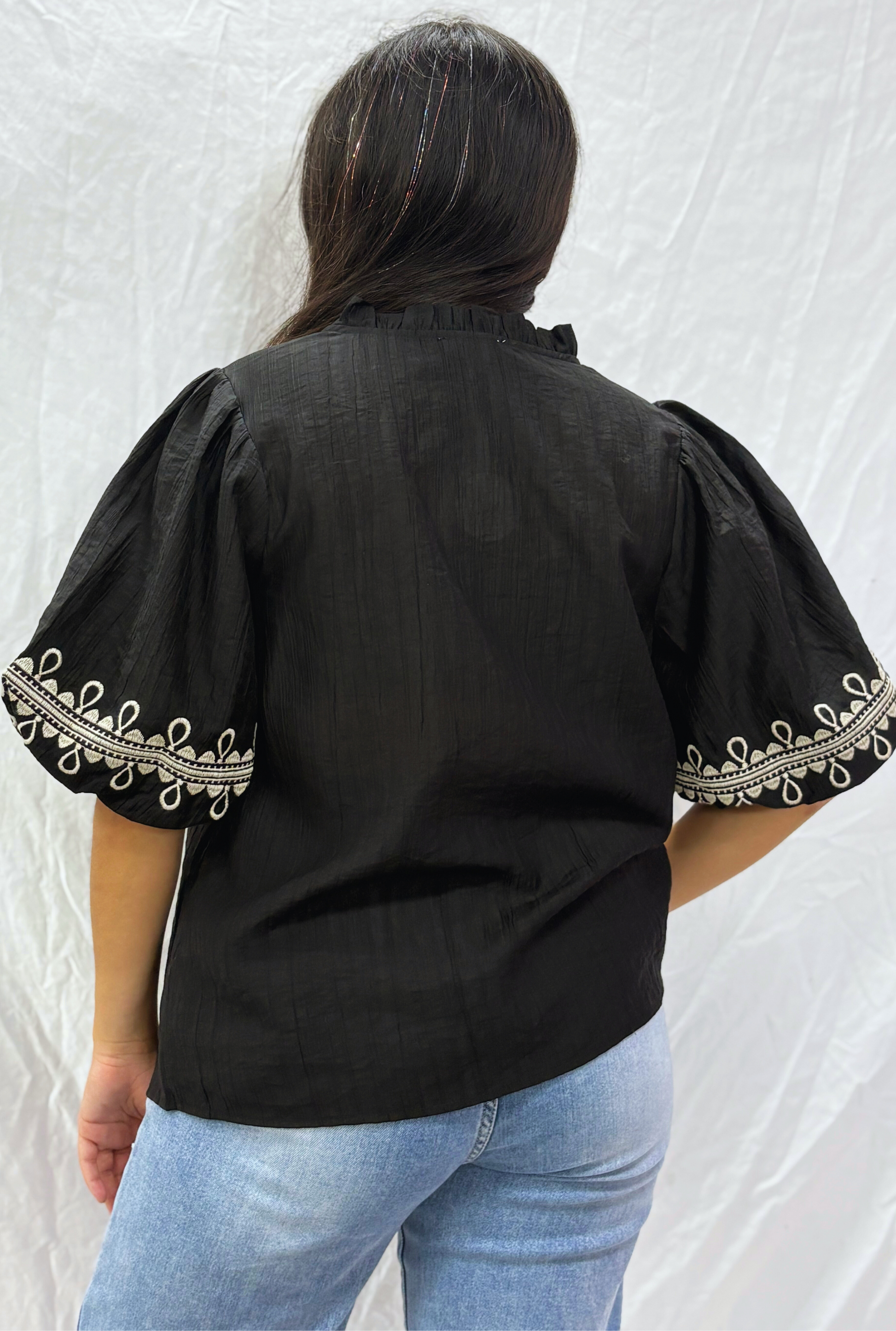 BLACK EMMA TOP