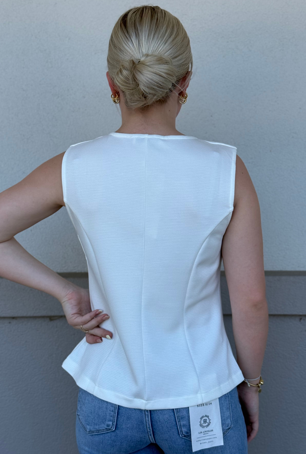 CREAM SLEEVELESS BUTTON DOWN KNIT VEST