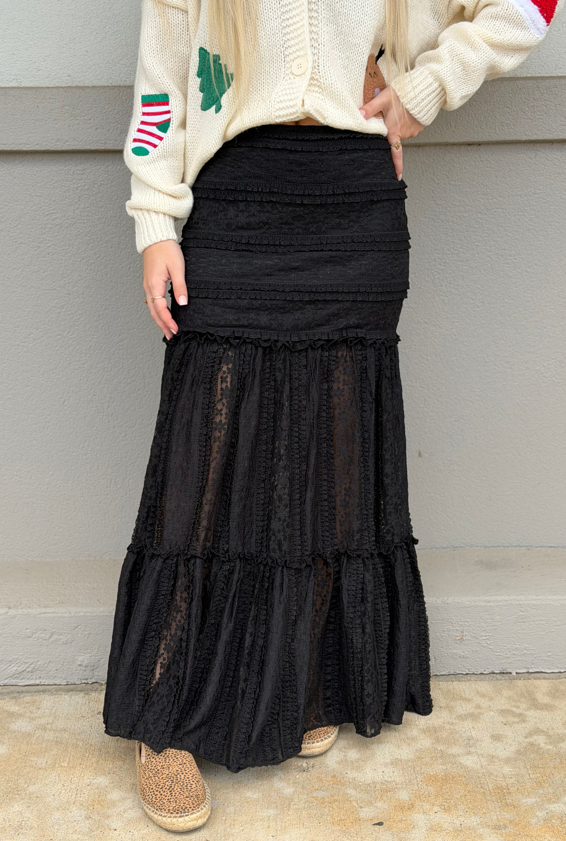 BLACK TIERED LACE SKIRT