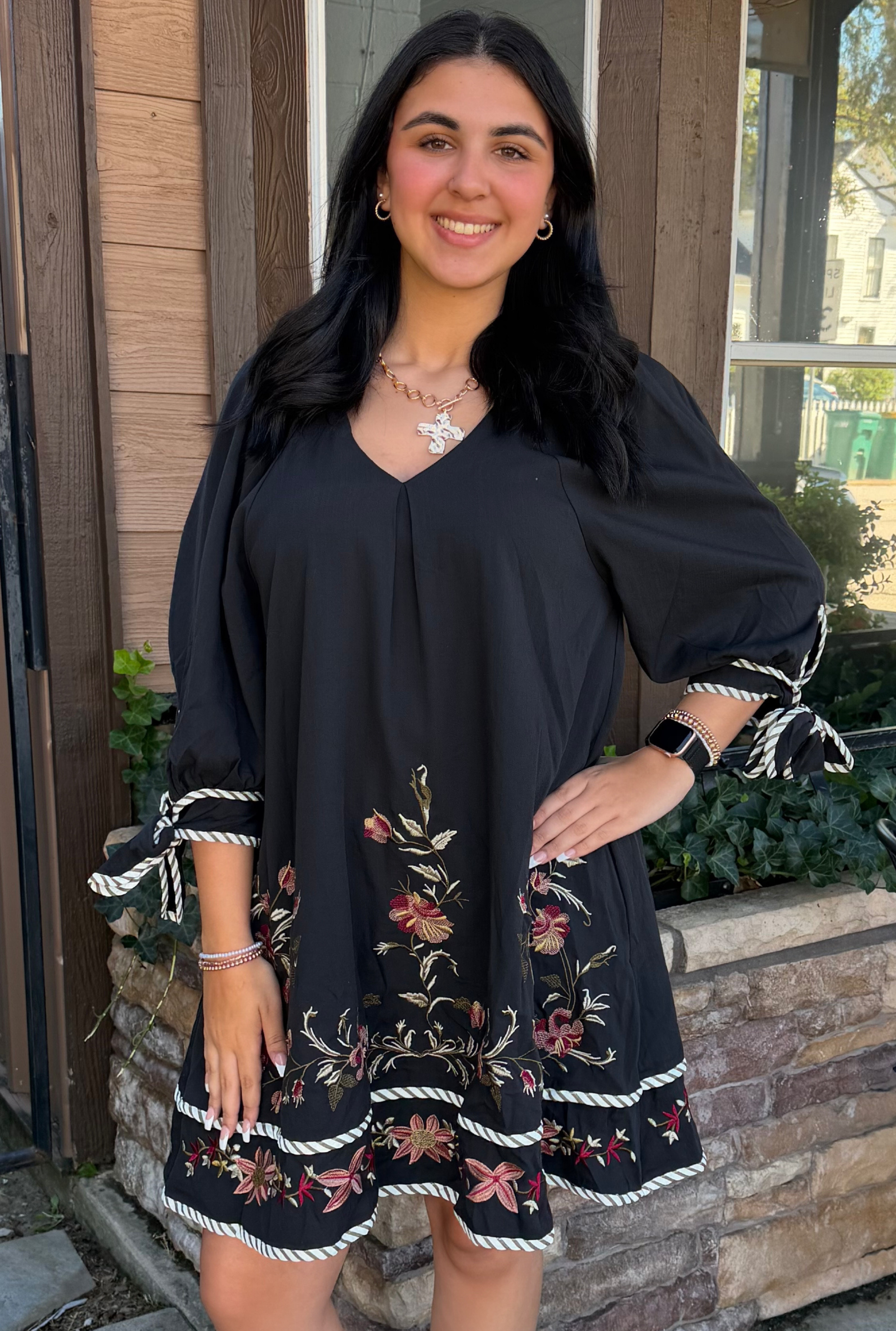 BLACK FLORAL EMBROIDERED DRESS