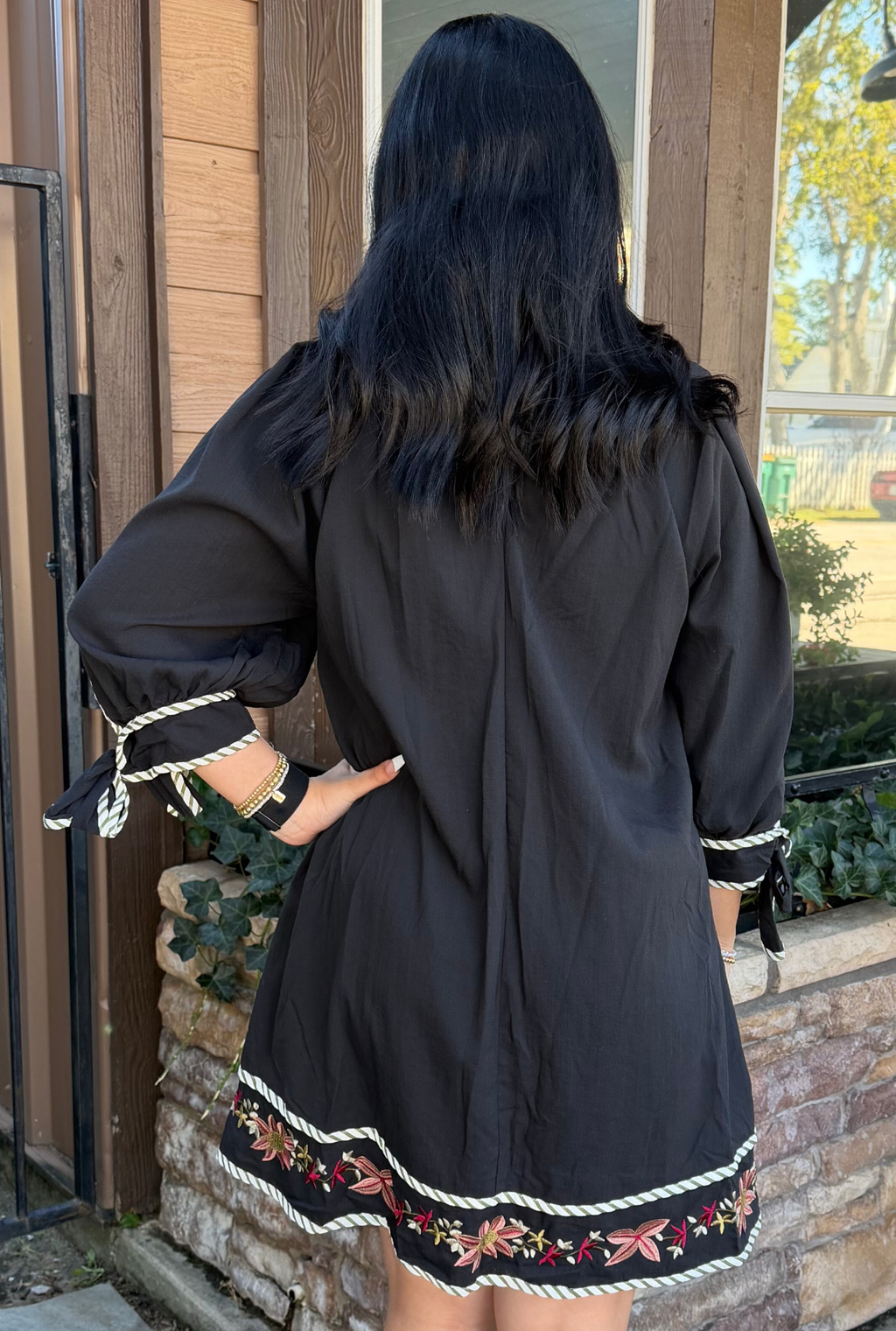BLACK FLORAL EMBROIDERED DRESS