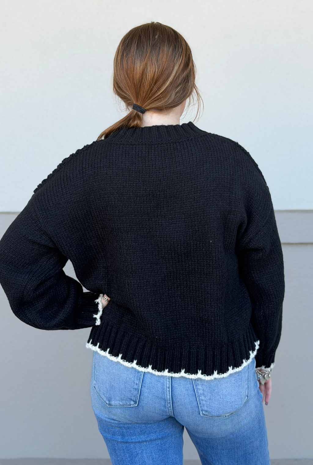 BLACK CABLE KNIT SWEATER