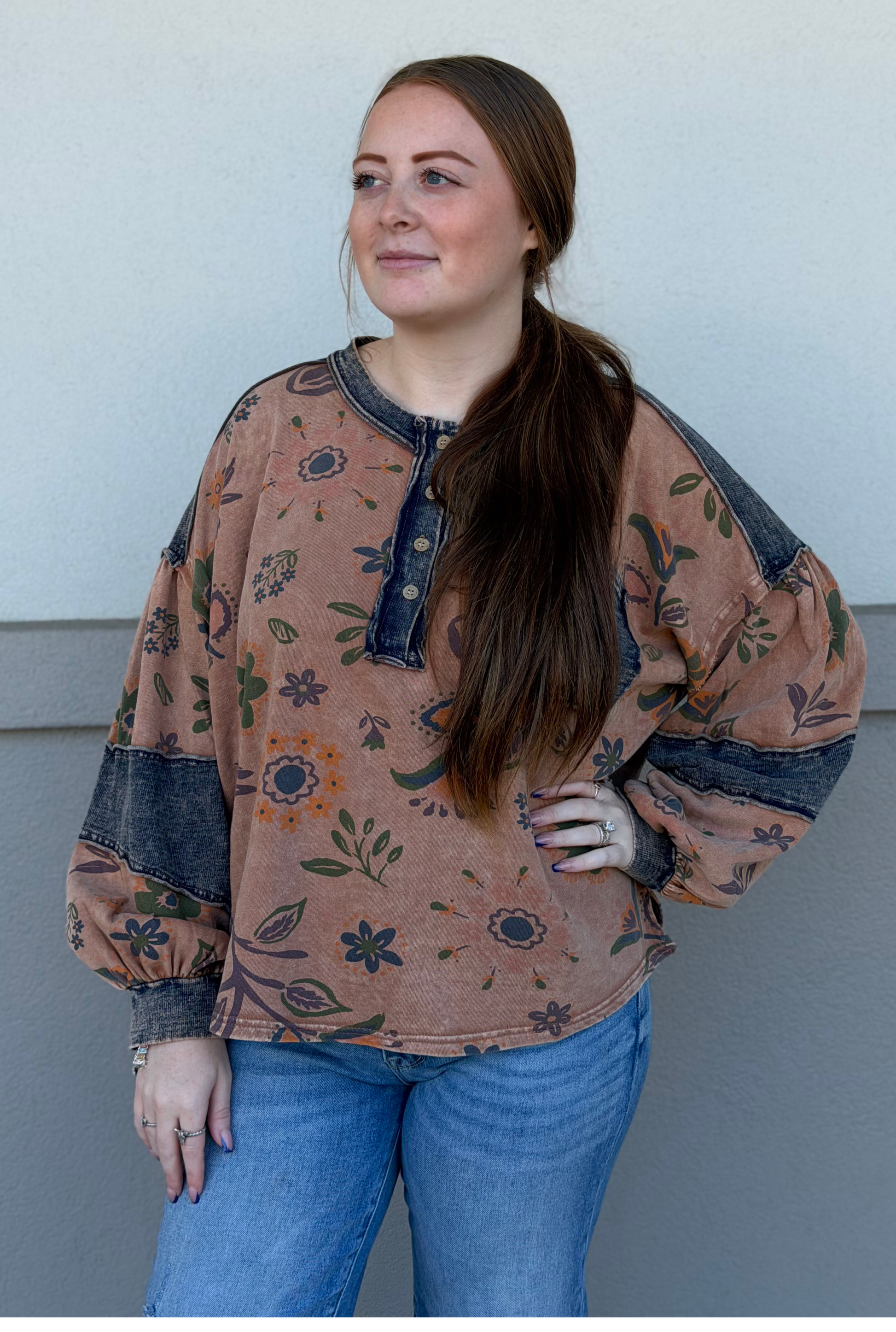 LORAL PRINT WASHED TERRY HENLEY TOP