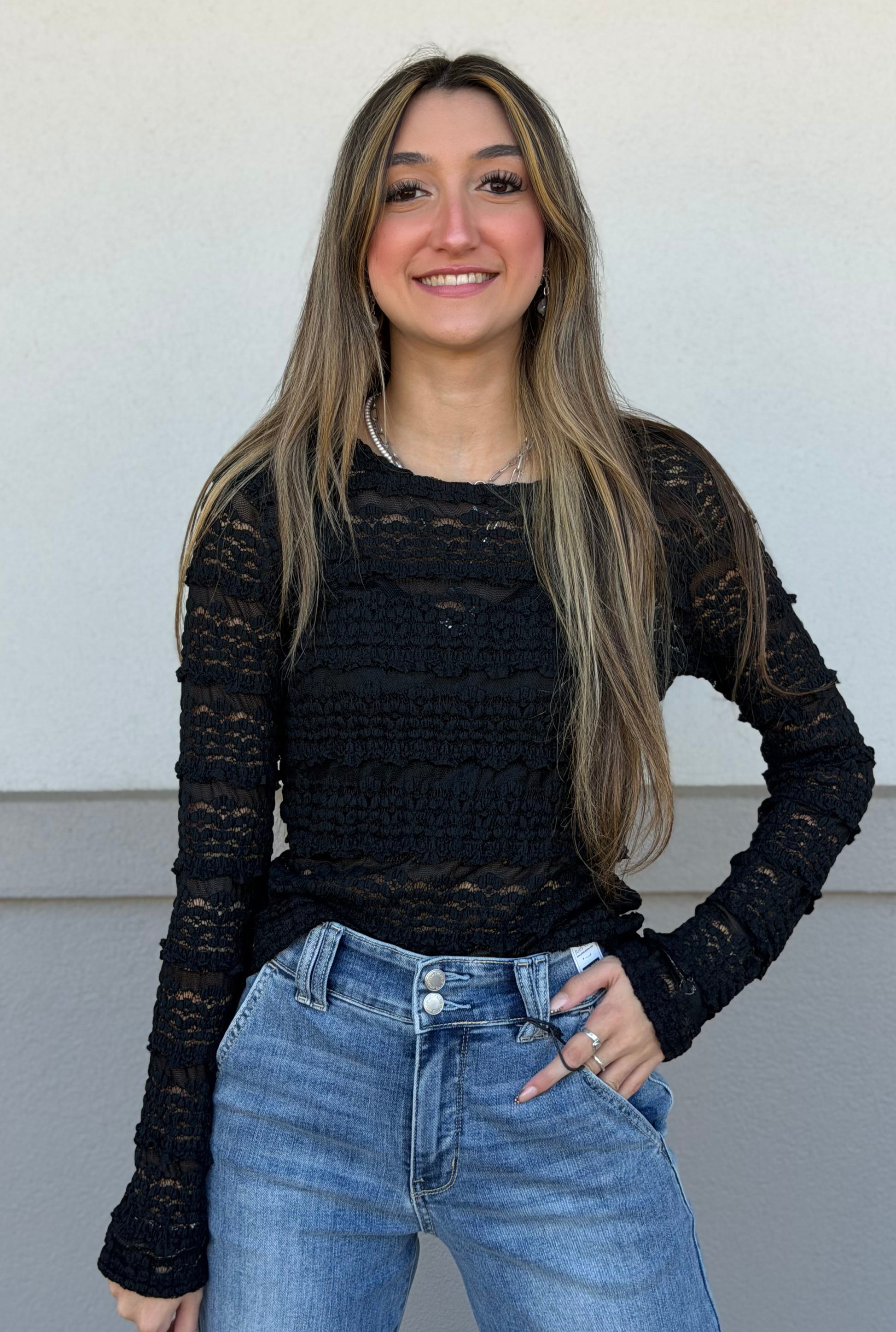 BLACK RUFFLES DETAIL FLOWER LACE TOP