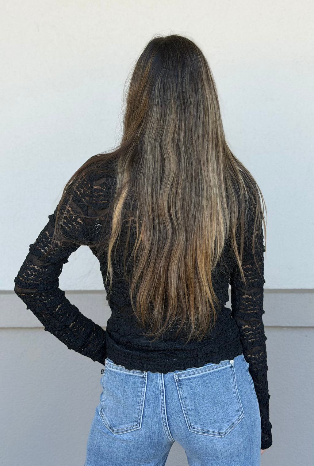 BLACK RUFFLES DETAIL FLOWER LACE TOP