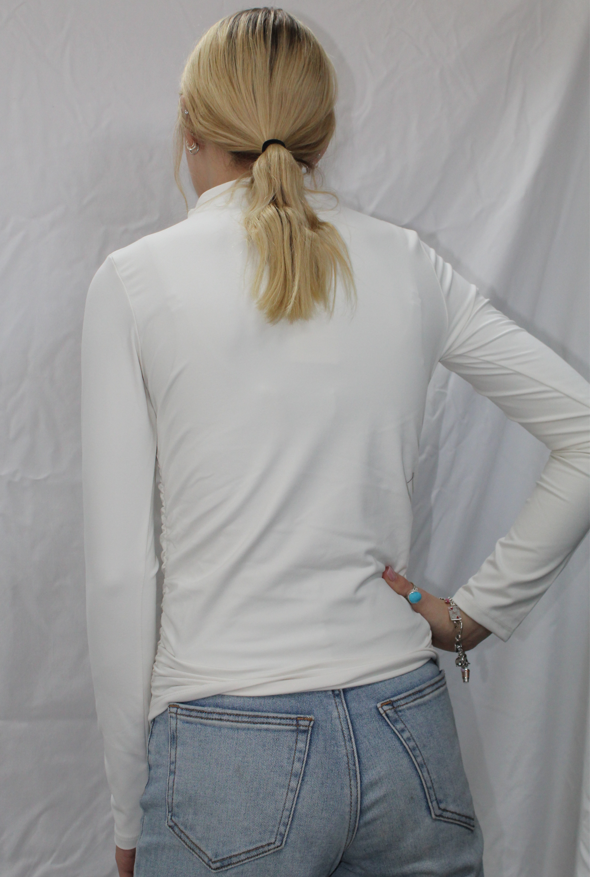 ERCU LONG SLEEVE HIGH NECK SIDE RUCHED WORKOUT TOP