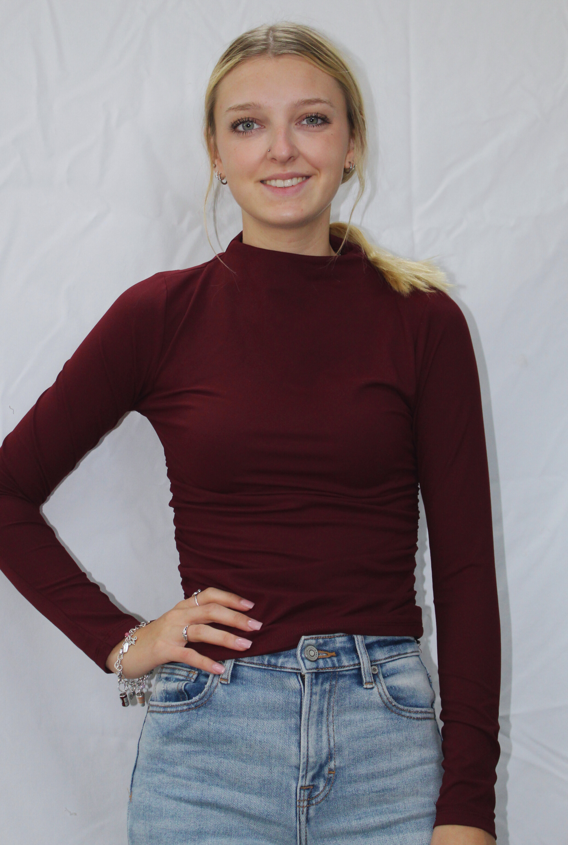 BURGUNDY LONG SLEEVE HIGH NECK SIDE RUCHED WORKOUT TOP