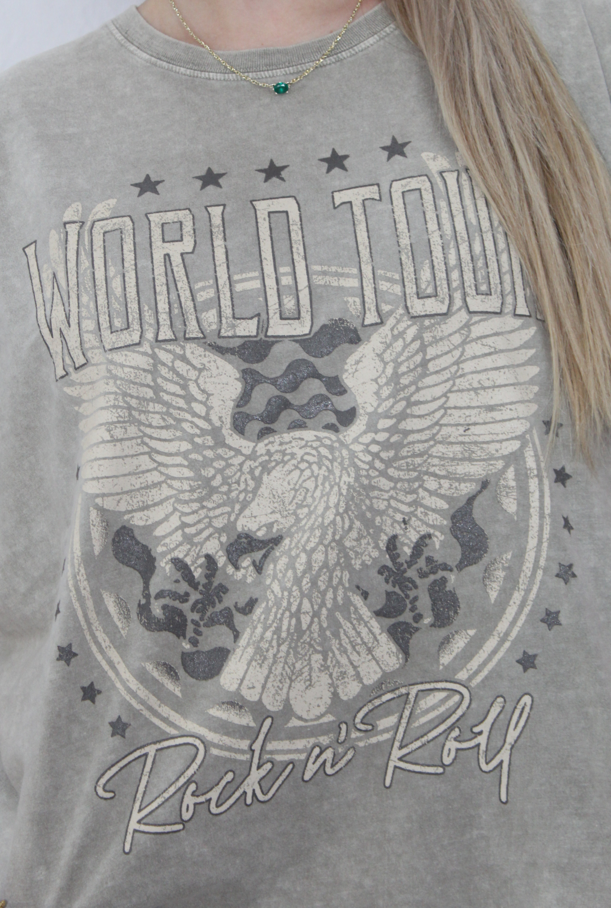 MOCHA  WORLD TOUR GRAPHIC TEE