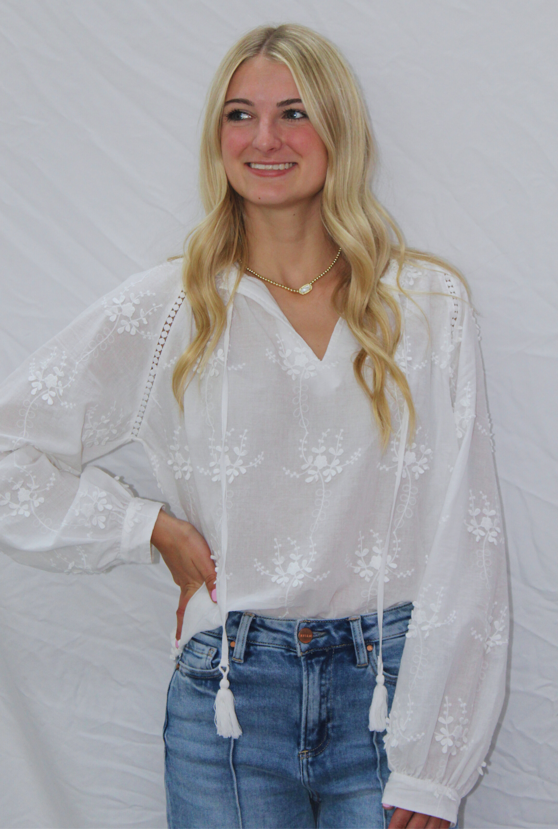 WHITE SHANELL TOP