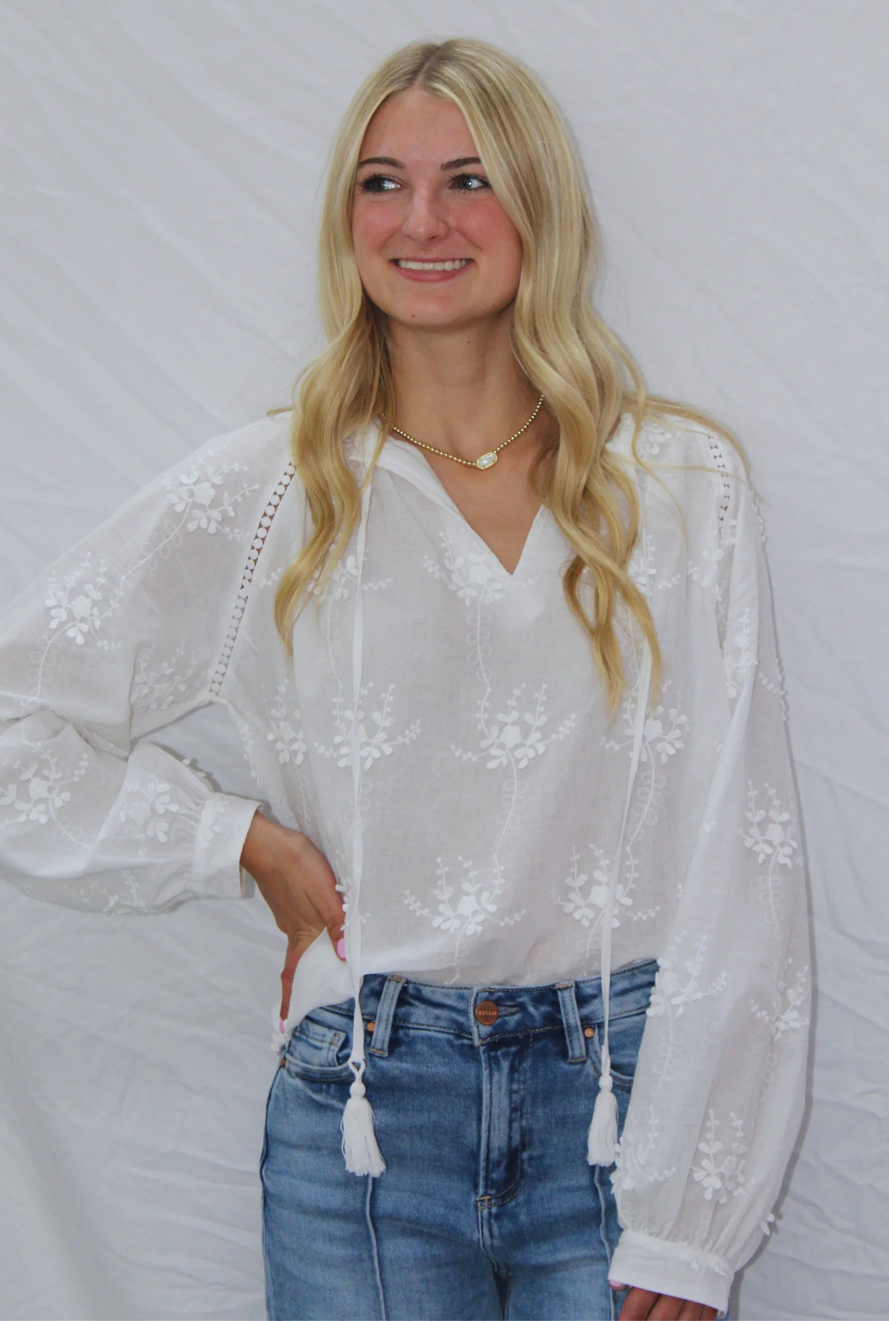 WHITE SHANELL TOP