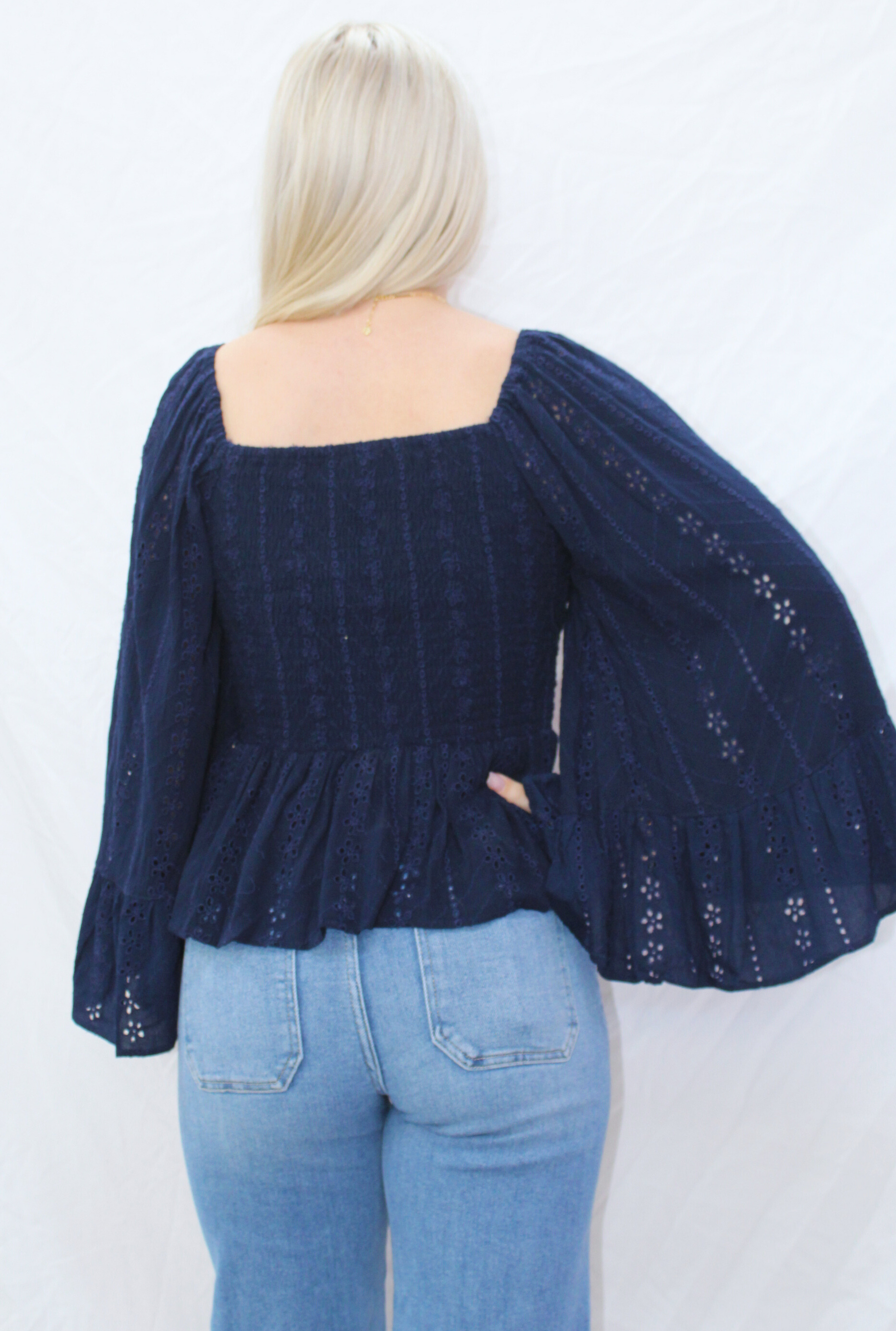 NAVY IVY TOP