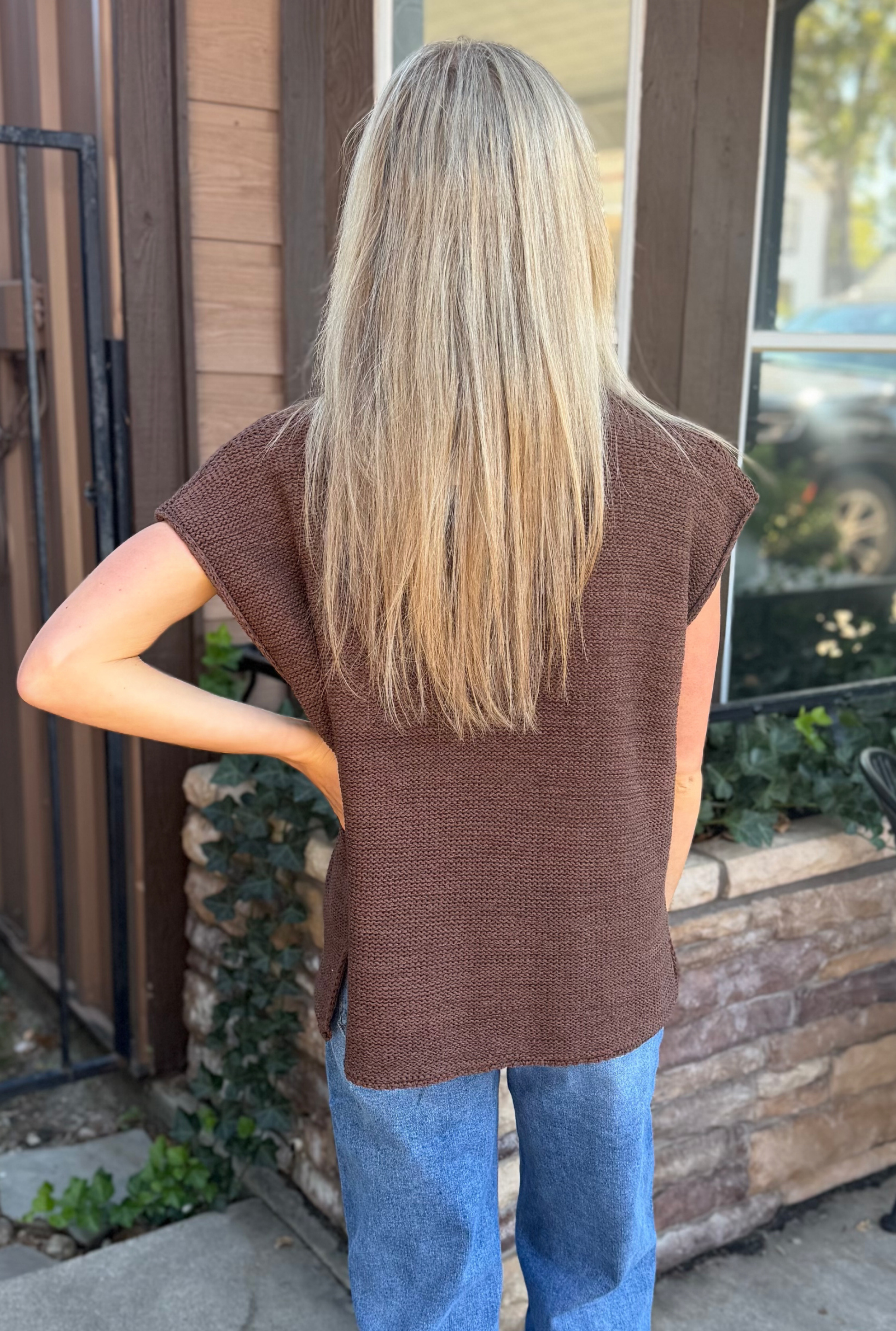 BROWN OVERSIZED CREW NECK SWEATER VEST