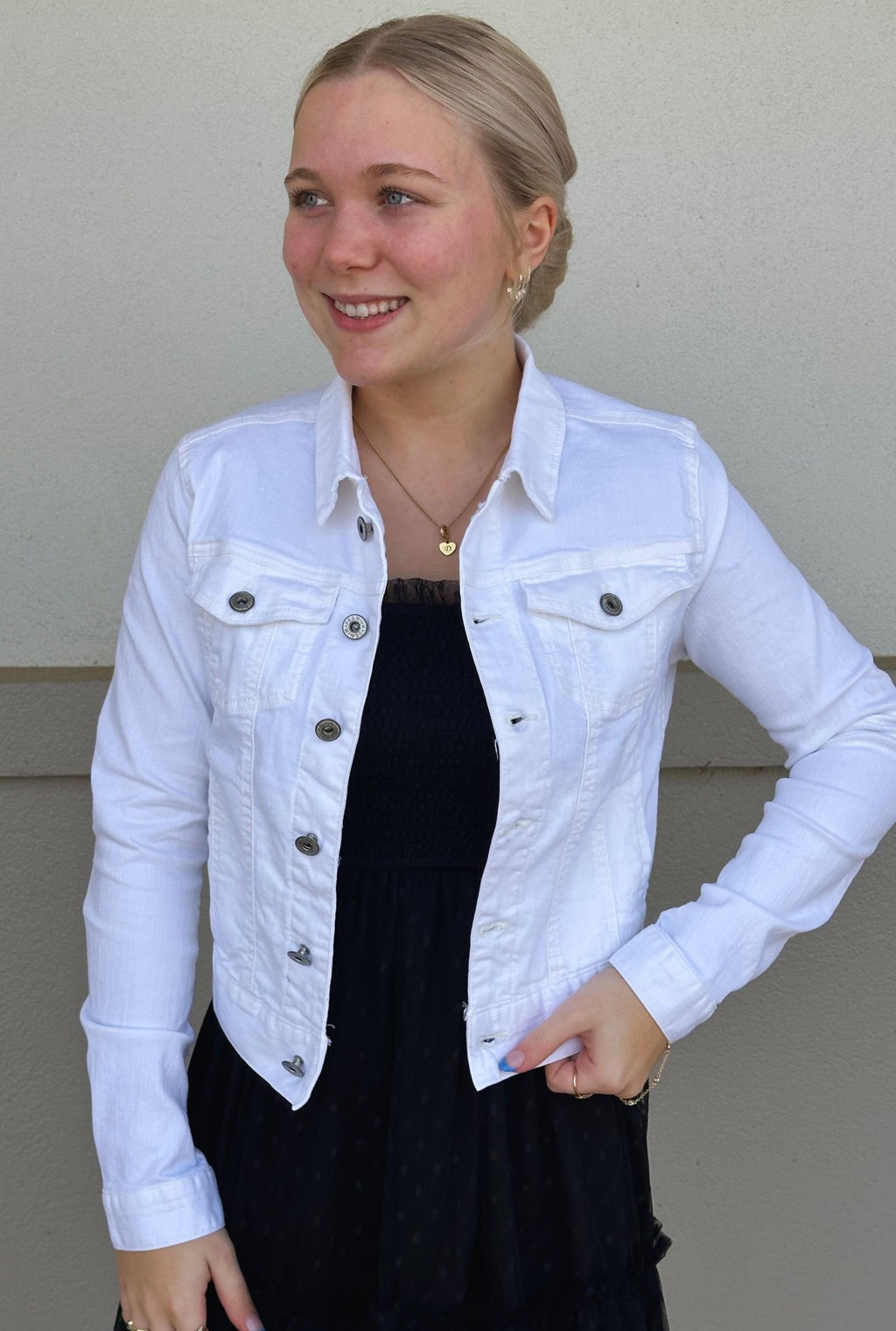 WHITE JEAN JACKET
