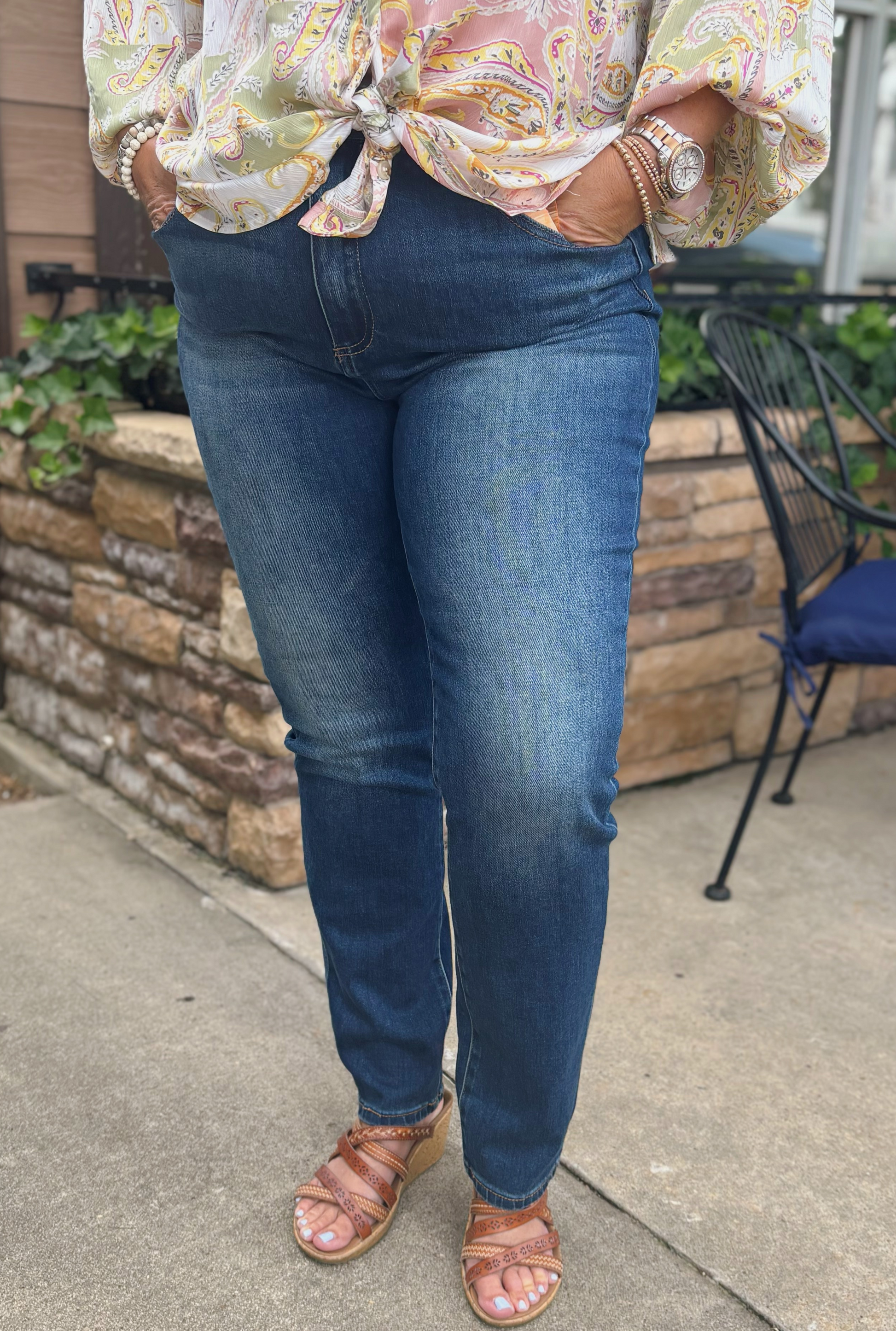 CURVY HIGH RISE BASIC SKINNY JEANS