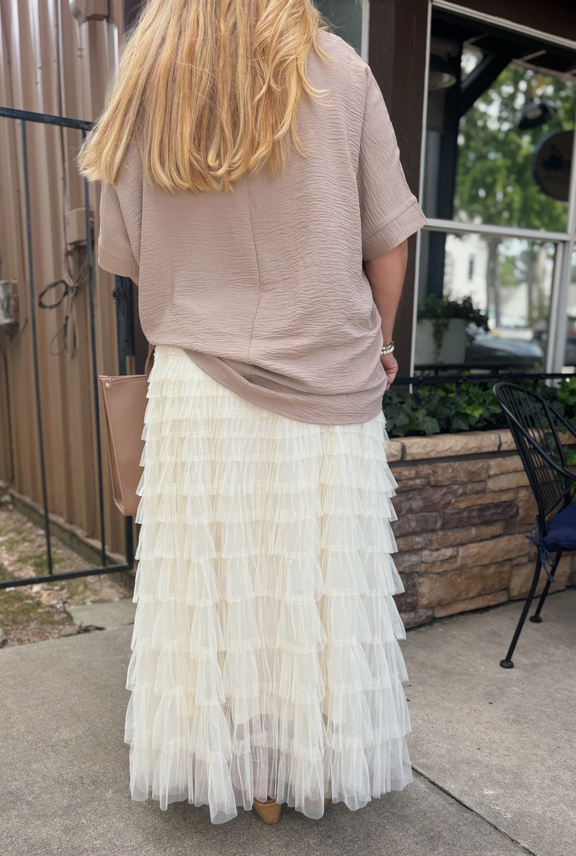 CURVY CREAM SWEET MAXI SKIRT