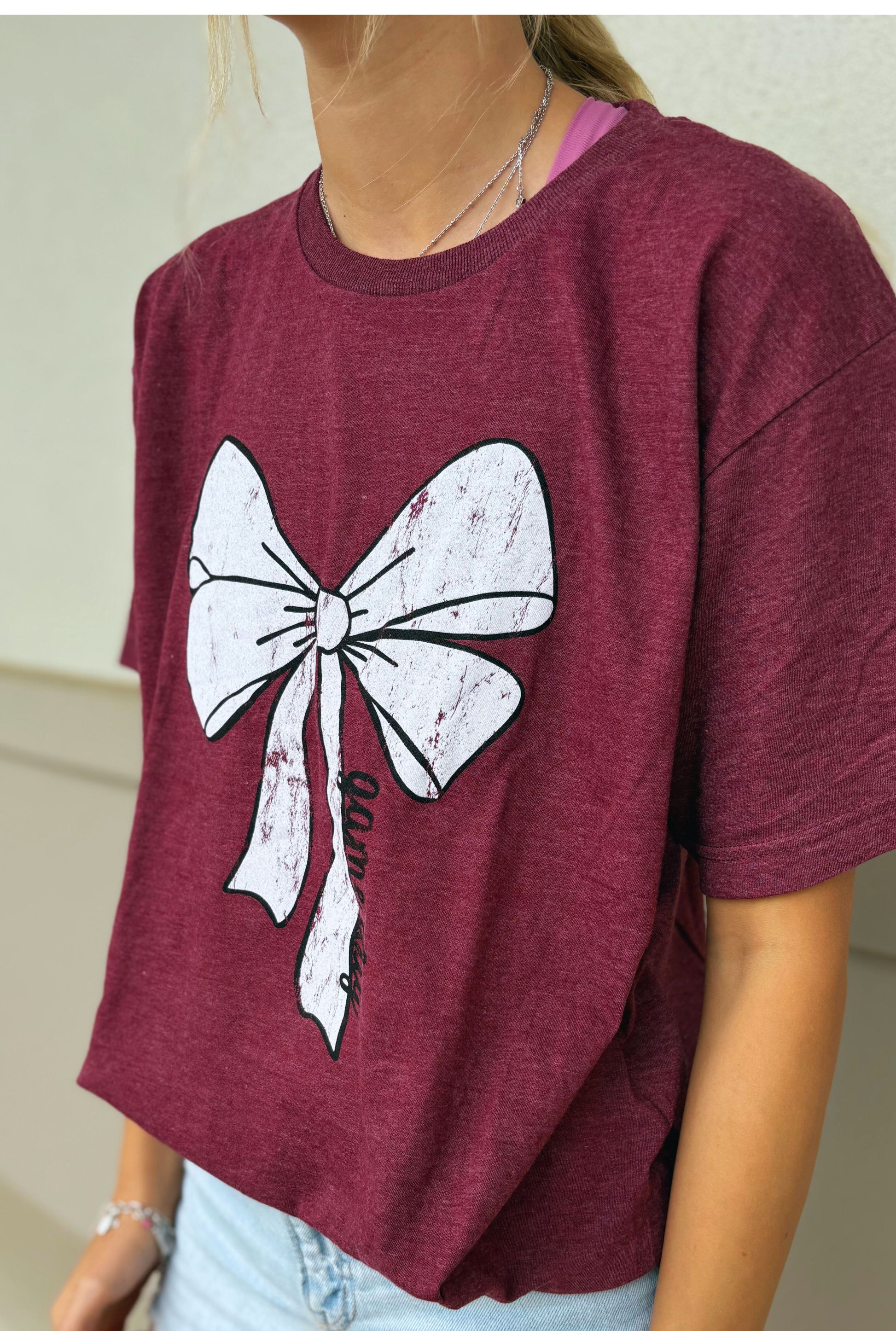MAROON BOW GRAPHIC TEE