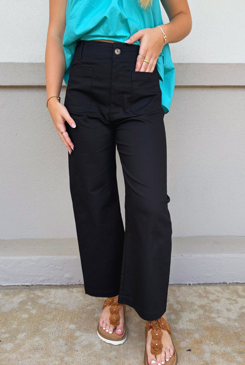 BLACK ANKLE PANTS