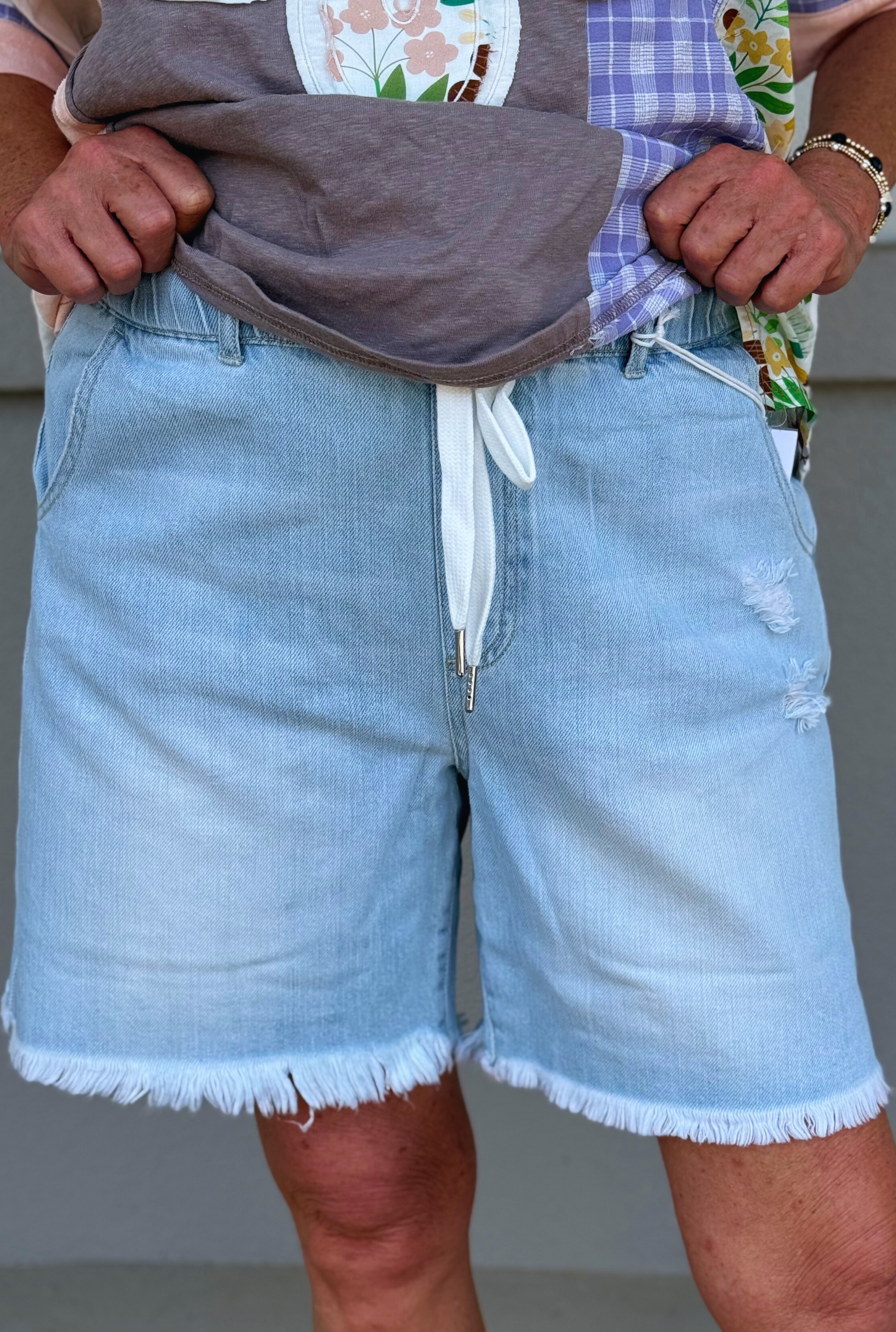 HIGH-RISE BOYFRIEND SHORTS