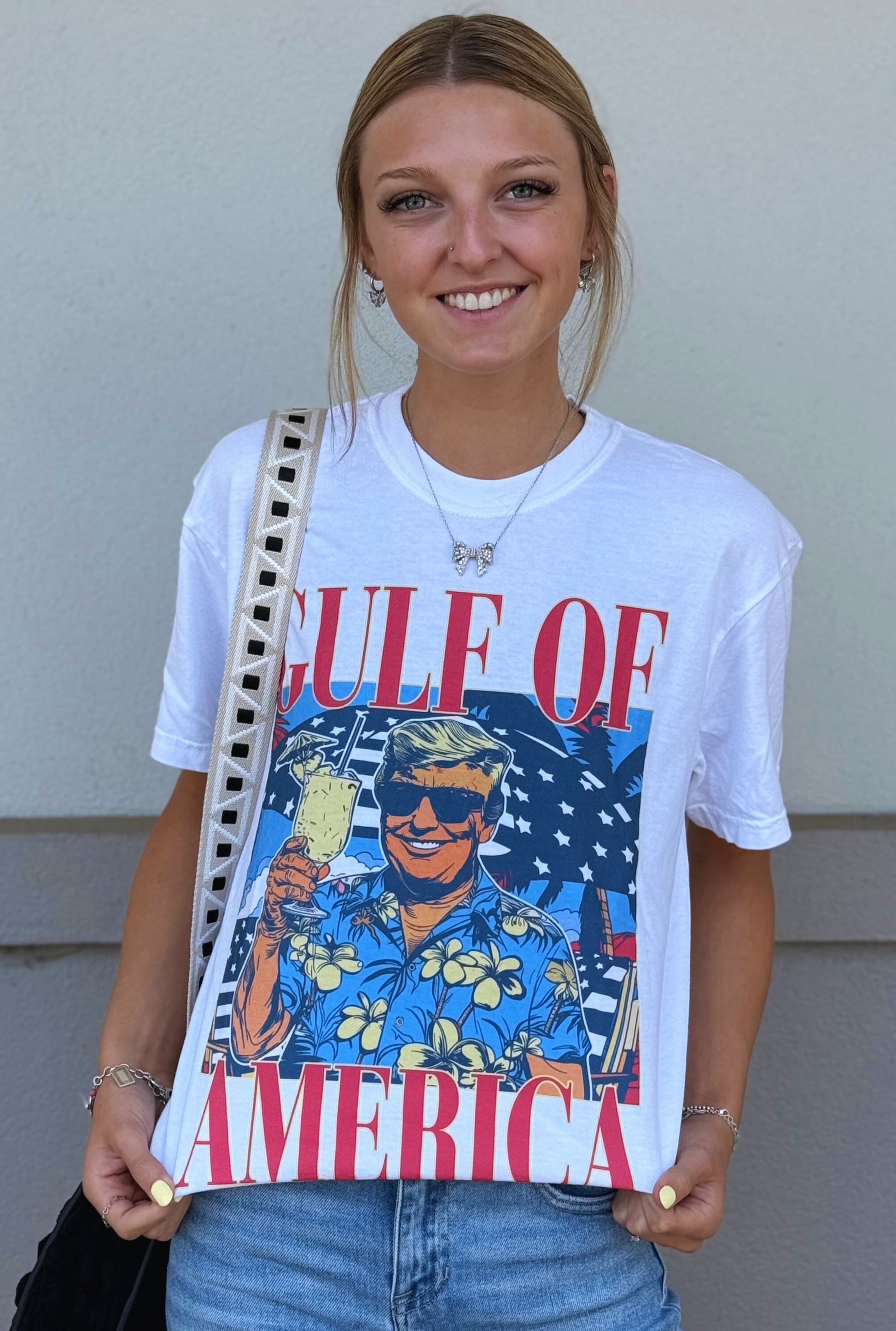 TRUMP GULF OF AMERICA PINA COLADA GRAPHIC TEE