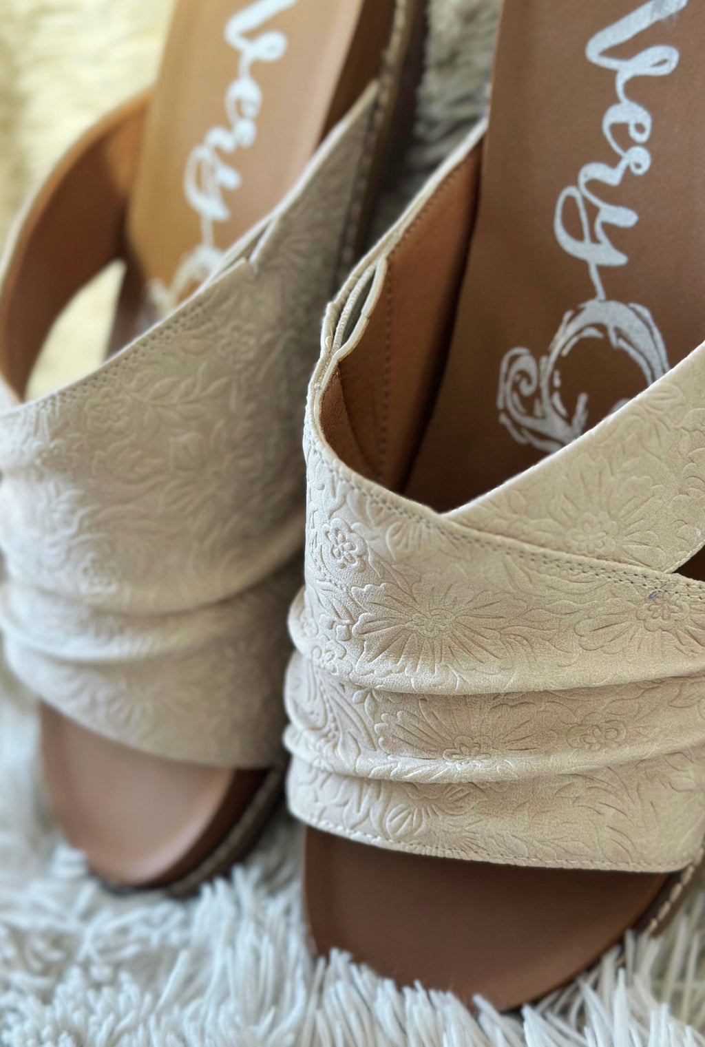 CREAM JOLENE TOOLED SANDAL
