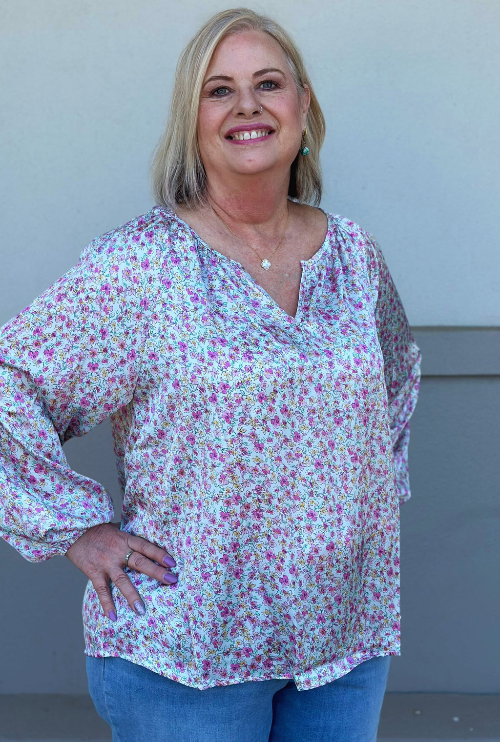 CURVY SATIN FLORAL TOP