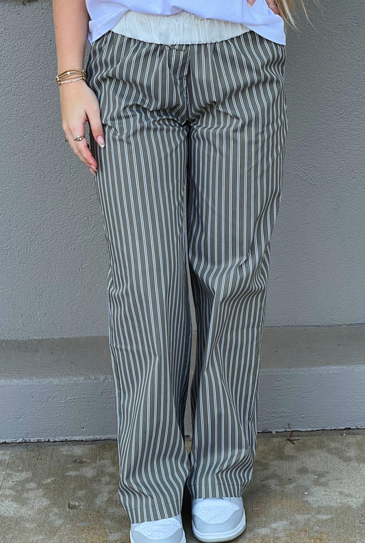 OLIVE BOXER PANTS